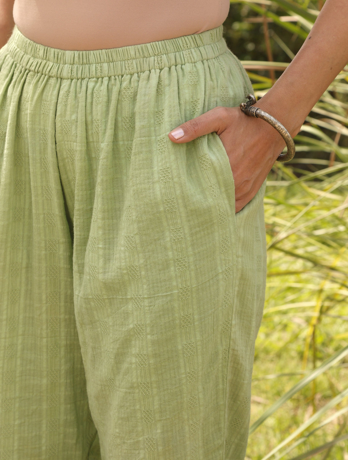 trueBrowns Green Cotton Embroidered Kurta Set | Grocsy
