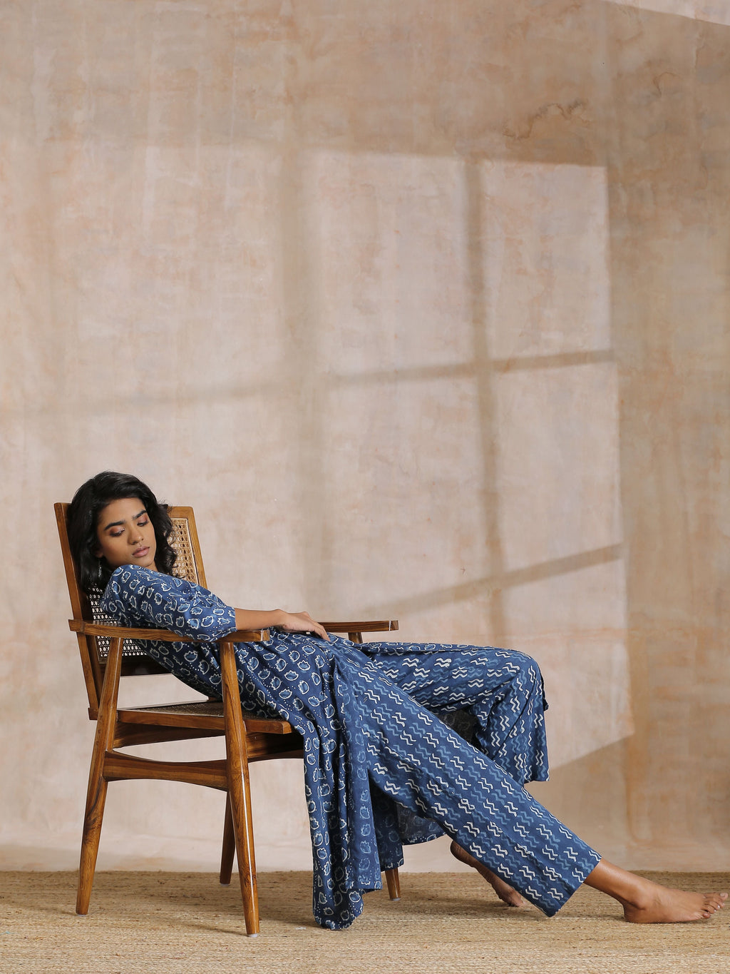 trueBrowns Indigo Dabu Floral Print Cotton Kurta Pant Set | Grocsy