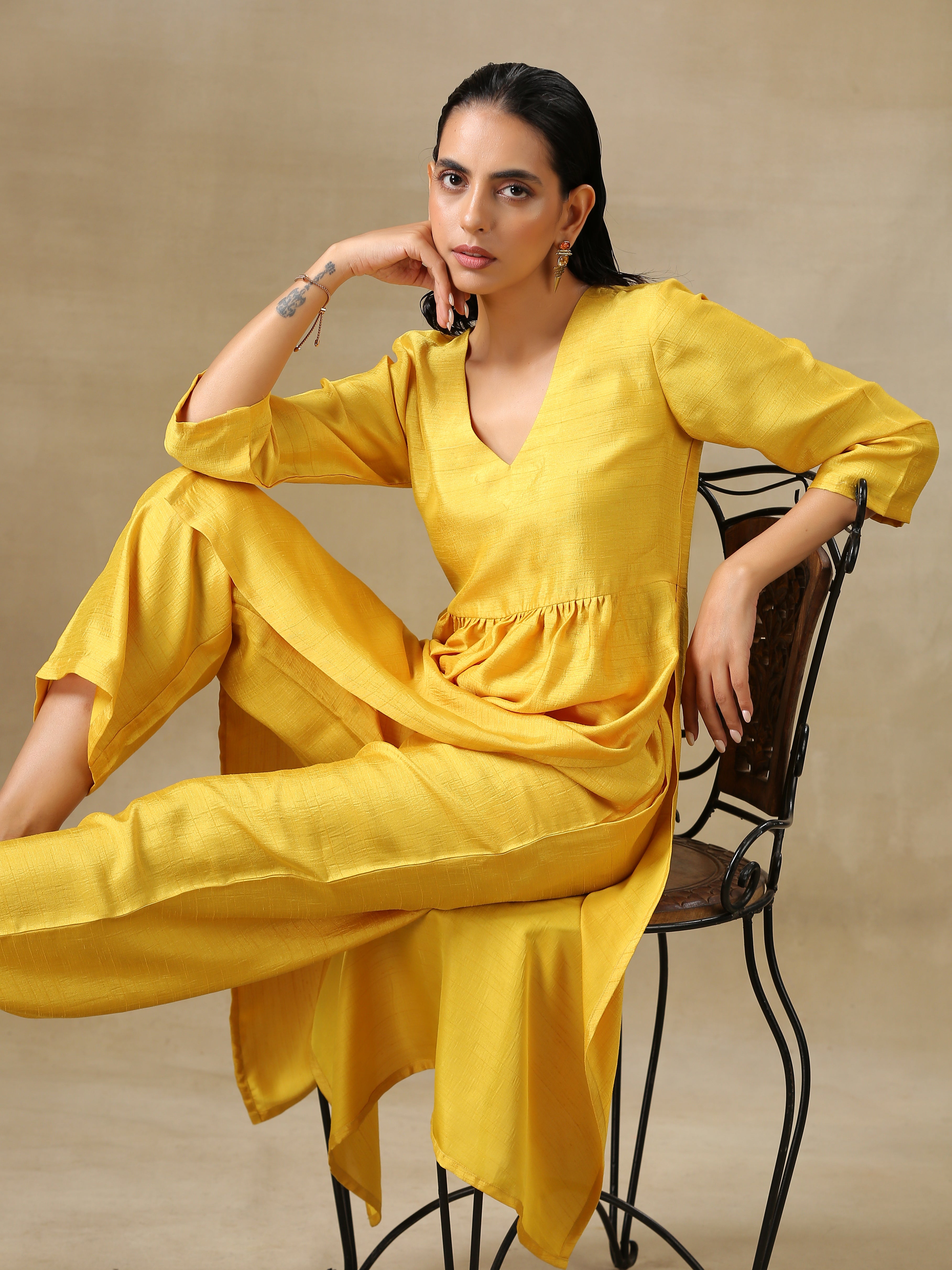 trueBrowns Yellow Textured Silk High Slit Gathered Kurta Set | Grocsy