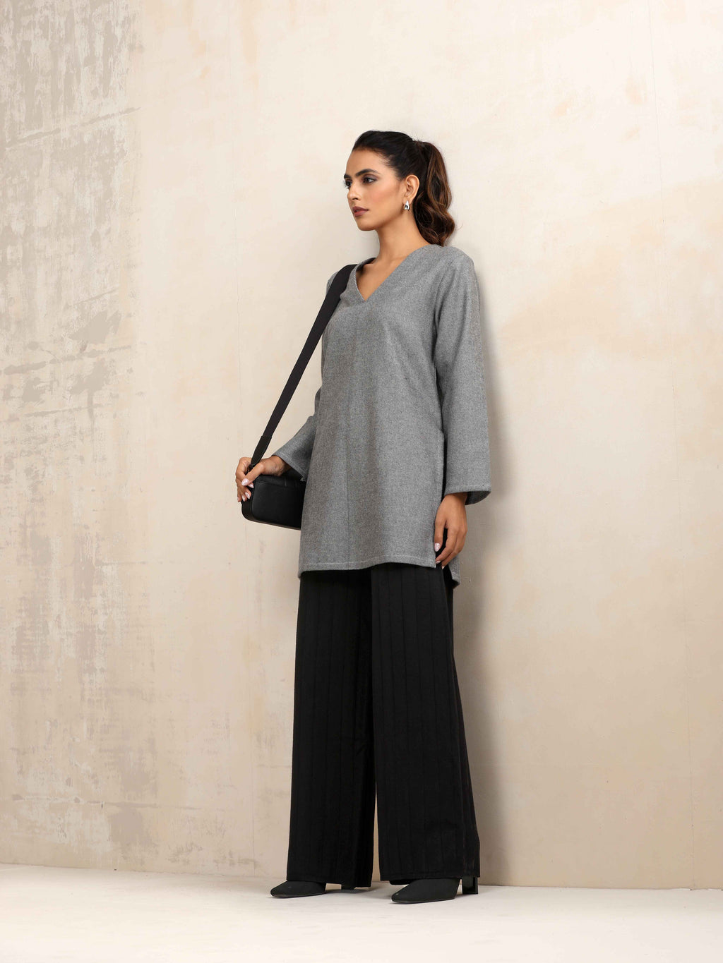 trueBrowns Grey Winter High Slit Top | Grocsy