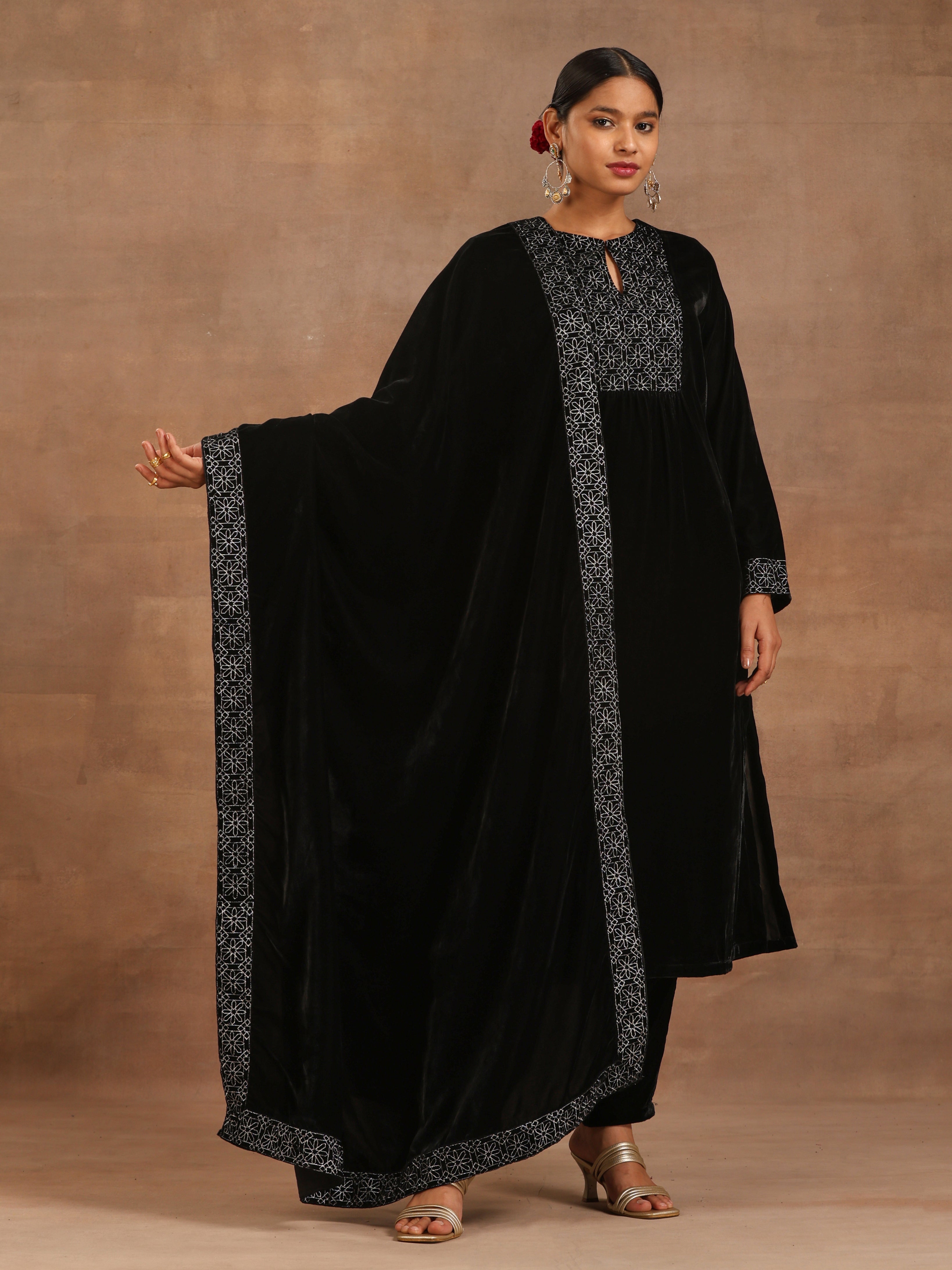 trueBrowns Black Velvet Embroidered Kurta | Grocsy