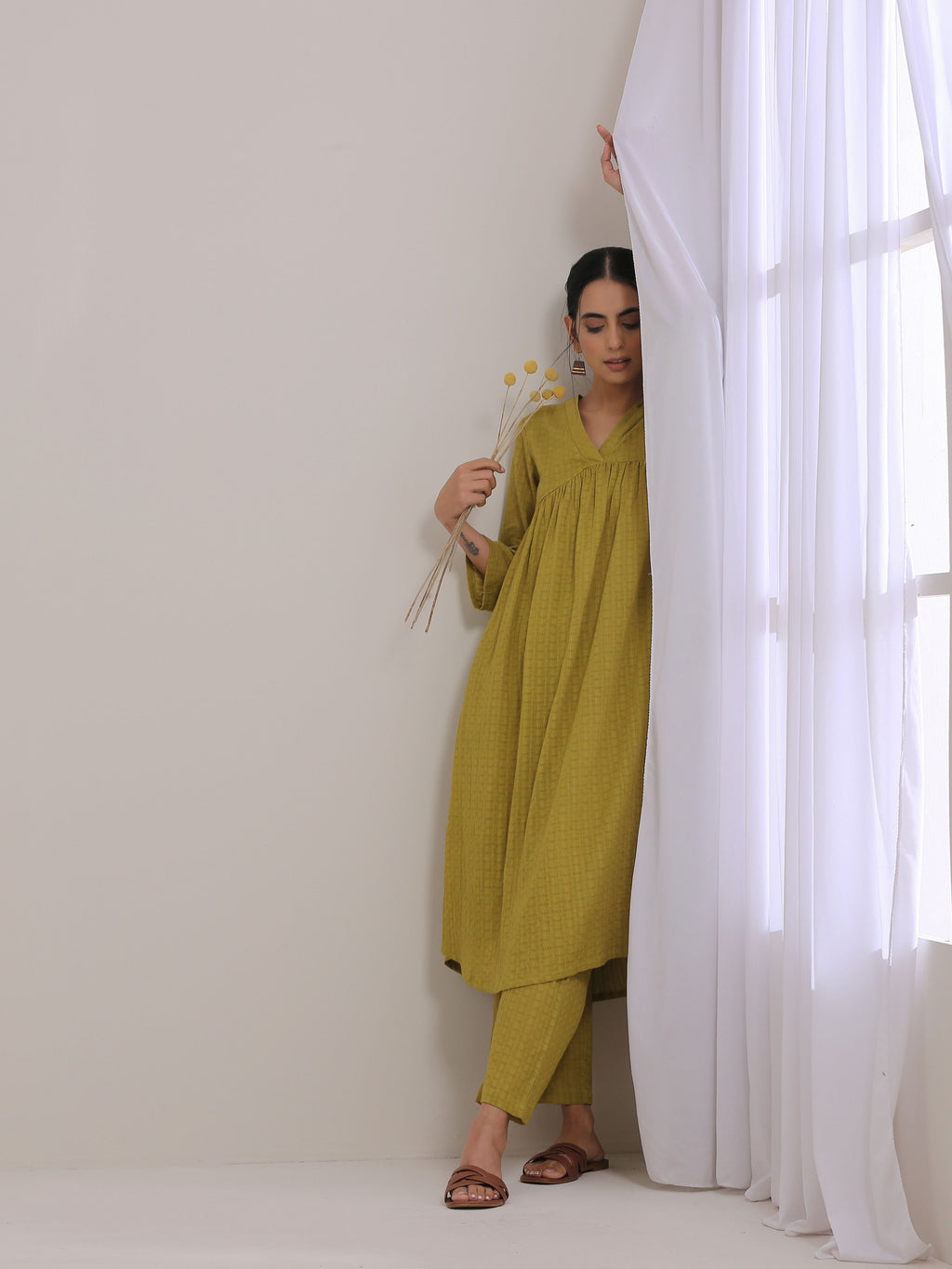 trueBrowns Avacado Green Dobby Flared Slit Kurta Pant Set | Grocsy
