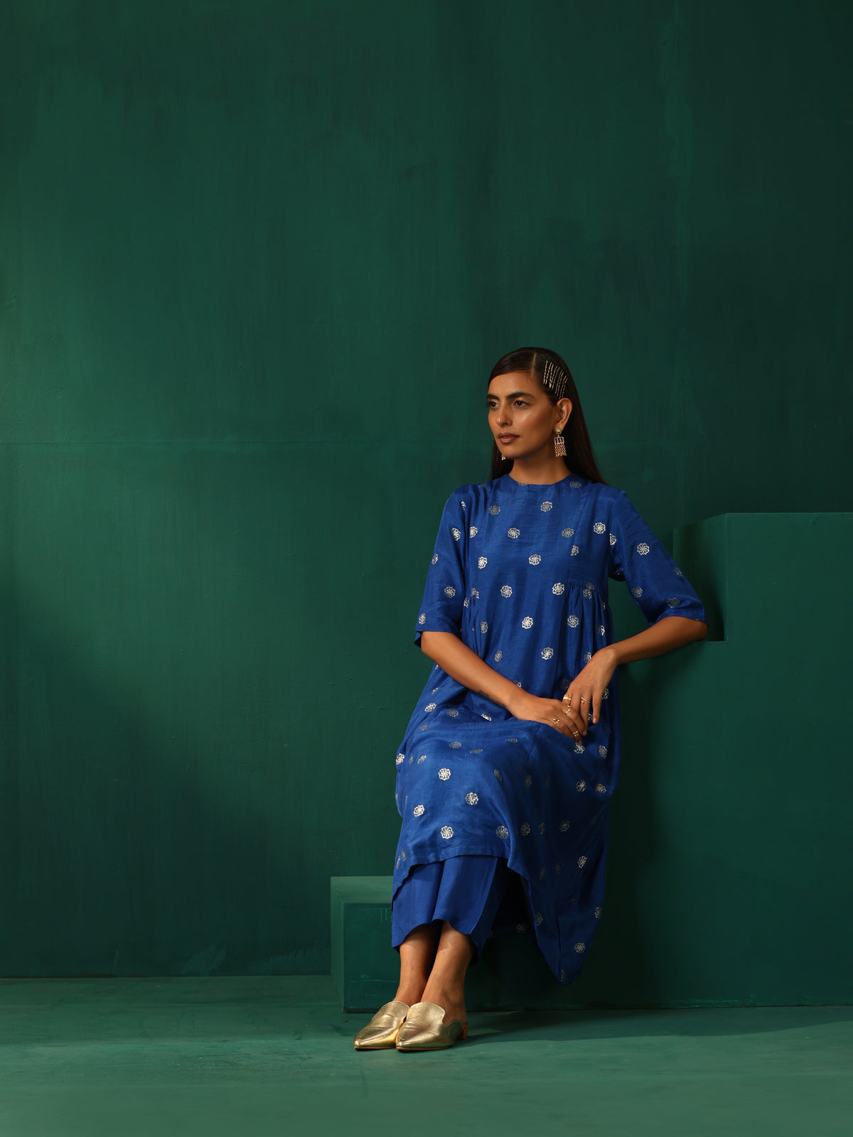 trueBrowns Royal Blue Geometric Floral Viscose Silk Side Gathered Kurta Pant Set | Grocsy