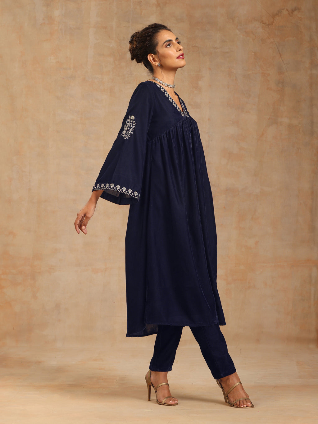 trueBrowns Midnight Blue Velvet Embroidered Kurta | Grocsy