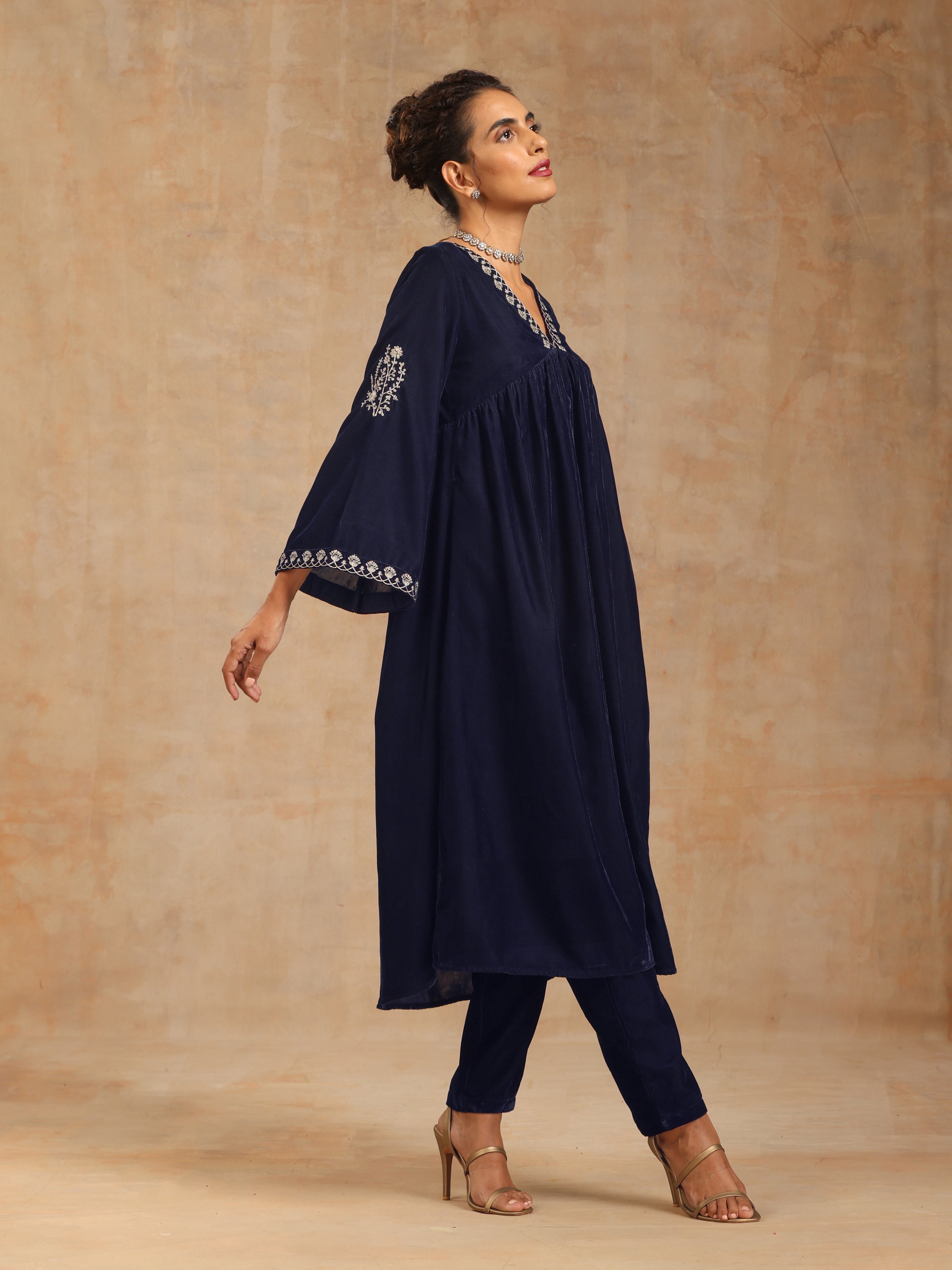 trueBrowns Midnight Blue Velvet Embroidered Kurta | Grocsy