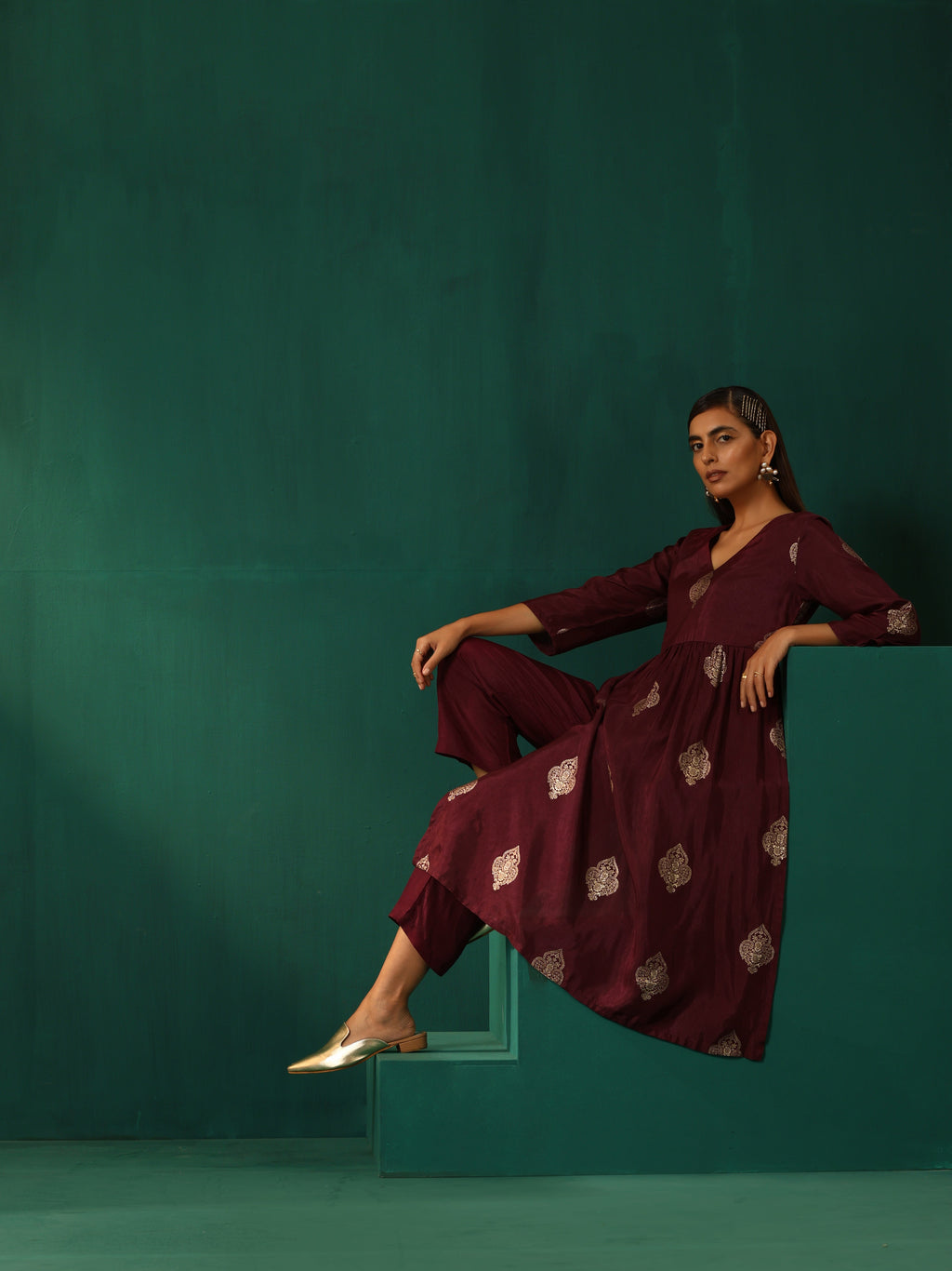 trueBrowns Wine Geometric Viscose Silk High Slit Kurta Pant Set | Grocsy