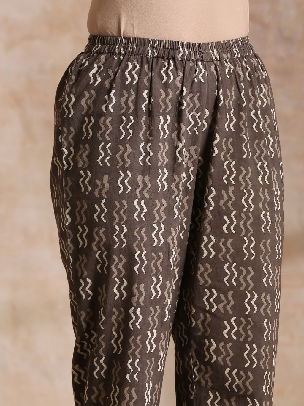 trueBrowns Clay Dabu Zig-Zag Motifs Print Cotton Flared Kurta Pant Set | Grocsy