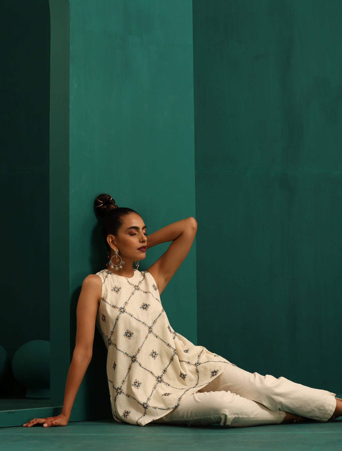 trueBrowns Ivory Rhombus Cotton Sleeveless Co-Ord Set | Grocsy