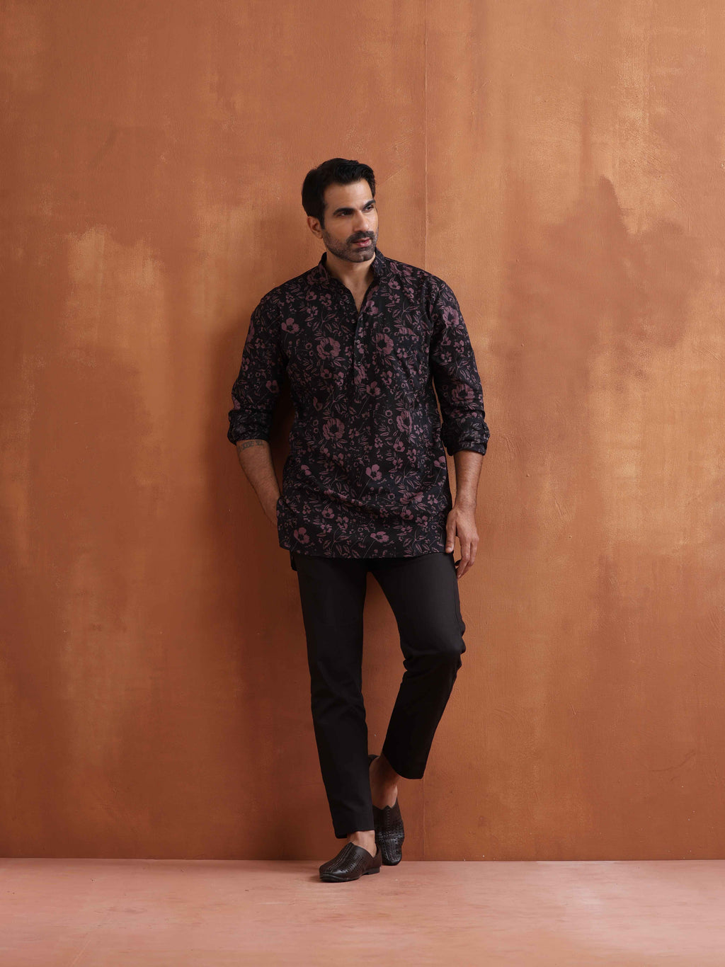 trueBrowns Men's Black Floral Printed Short Kurta | Grocsy