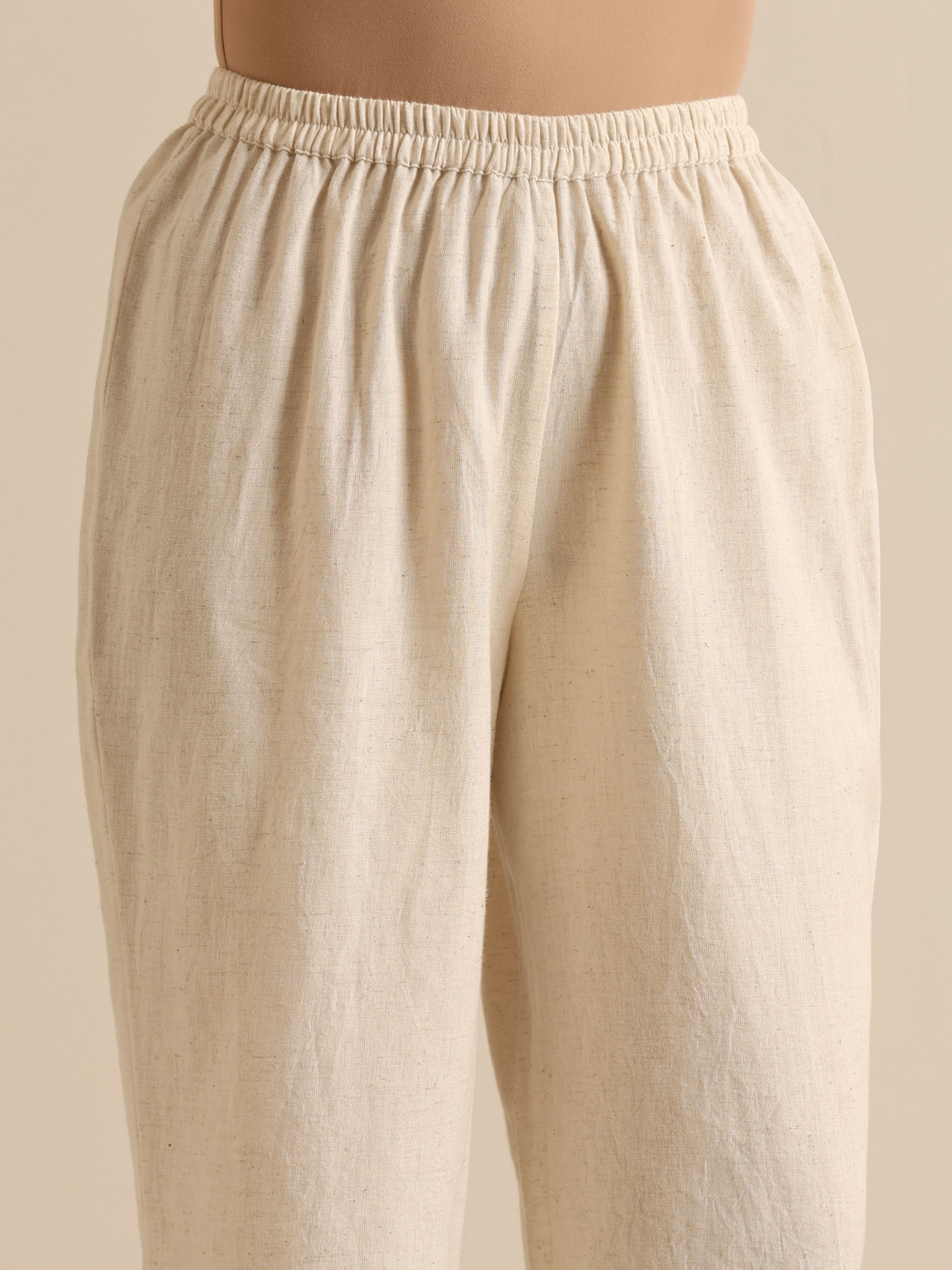 trueBrowns Off-White Sleeveless Kurta Pant Set | Grocsy