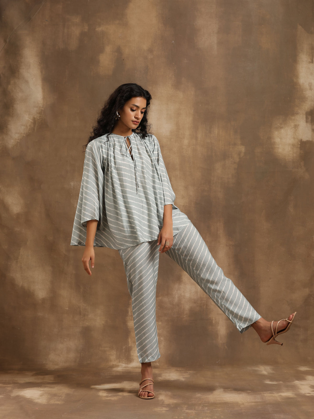 trueBrowns Grey Lehariya Printed Silk Co-Ord Set | Grocsy