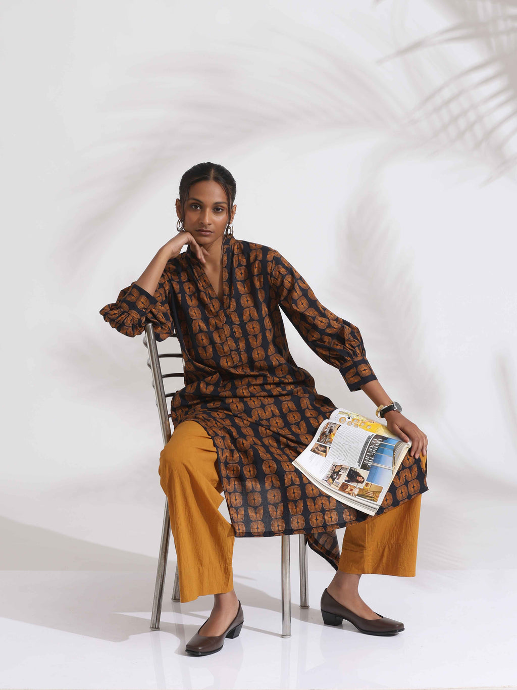 trueBrowns Black Cotton Print Straight Kurta Set | Grocsy