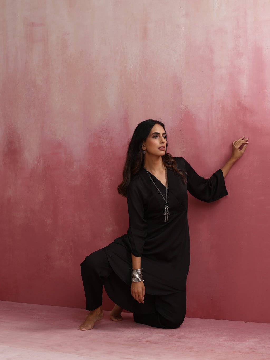 trueBrowns Black V Neck Kurta Co-ord Set | Grocsy