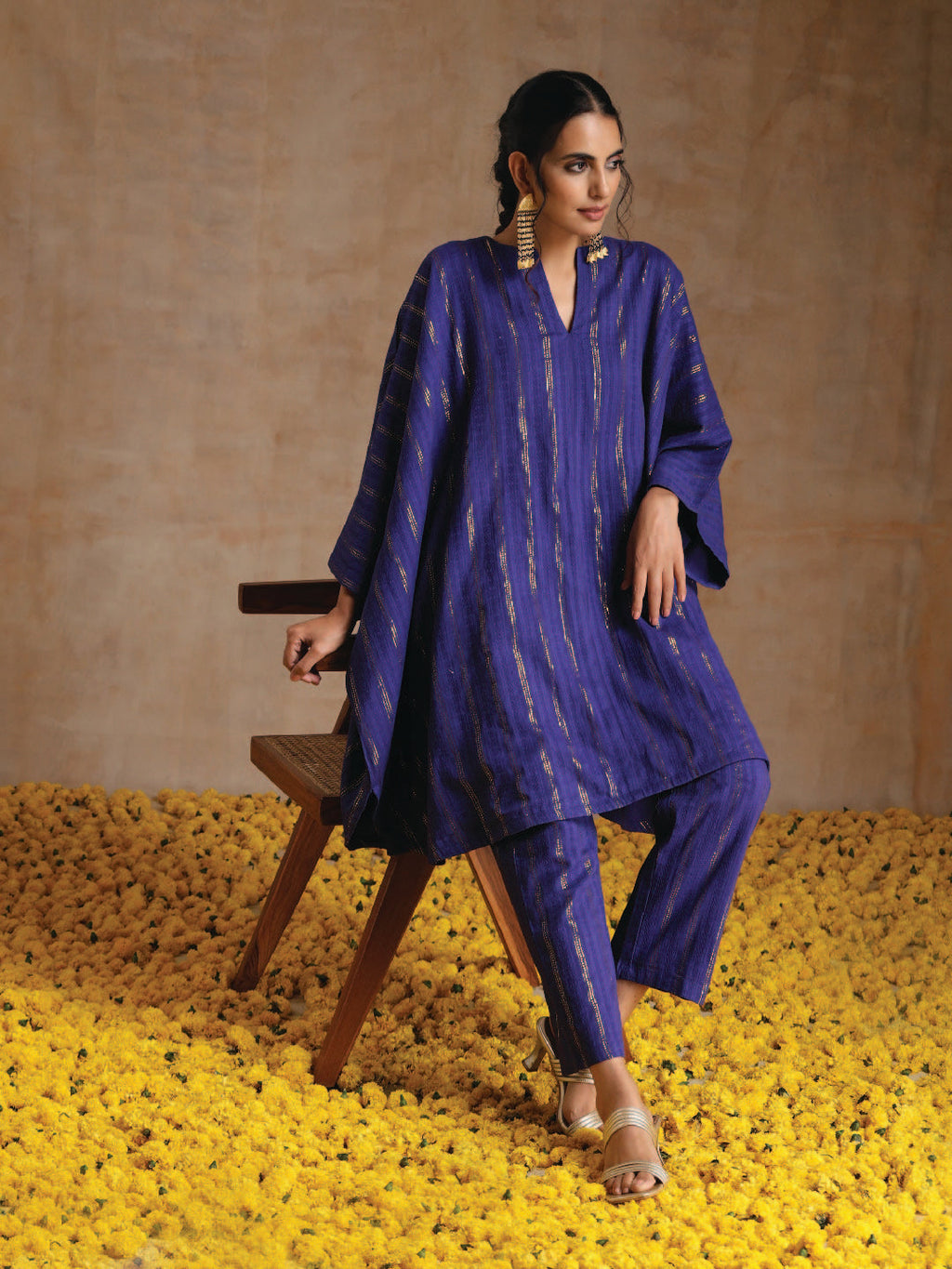 trueBrowns Spectrum Blue Gold Cotton Oversized Round Co-Ord Set | Grocsy