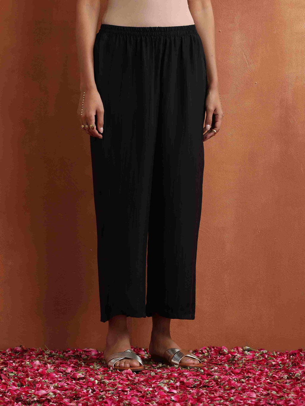 trueBrowns Black Print Straight Kurta Set | Grocsy