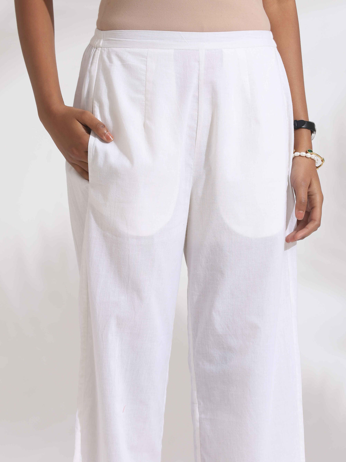 trueBrowns White Cotton Stripe Print Pleated Kurta Set | Grocsy