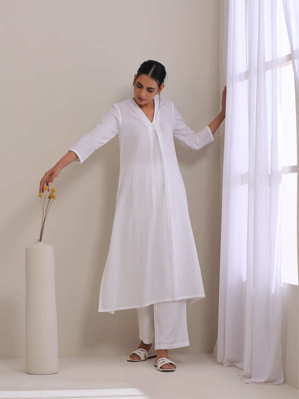 trueBrowns White Dobby Neck Pleat Kurta Pant Set | Grocsy