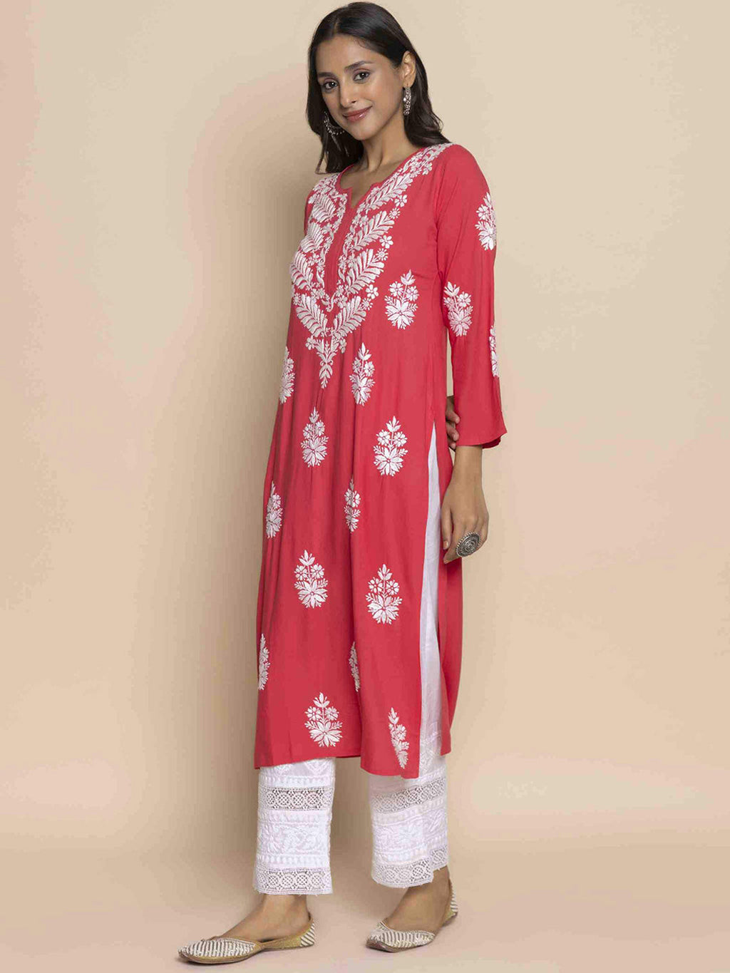 HOUSE OF KARI Floral Chikankari Embroidered Notched Round Neck Straight Kurta | Grocsy