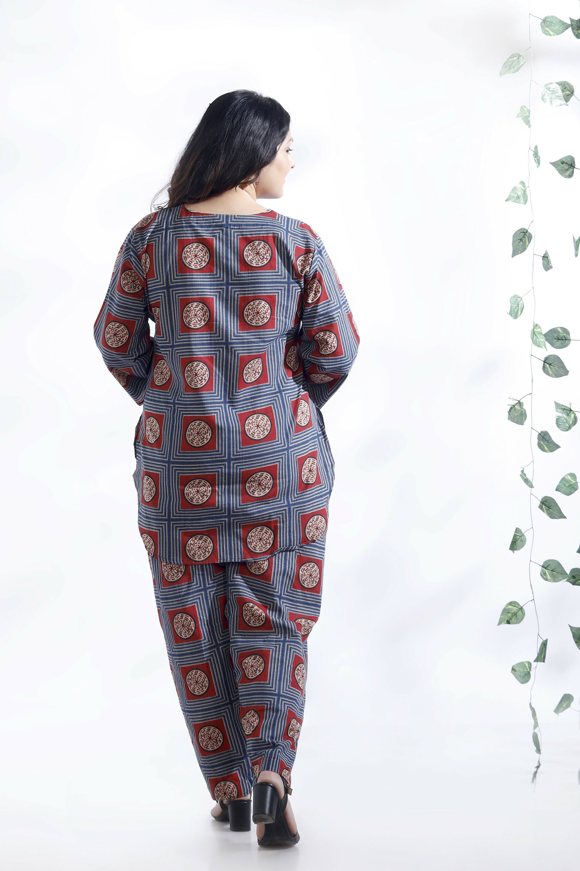 Breathables Women’S Blue Cotton Geometric Print Loungewear Co-Ord Set – Hip-Length Kurta & Pants | Grocsy