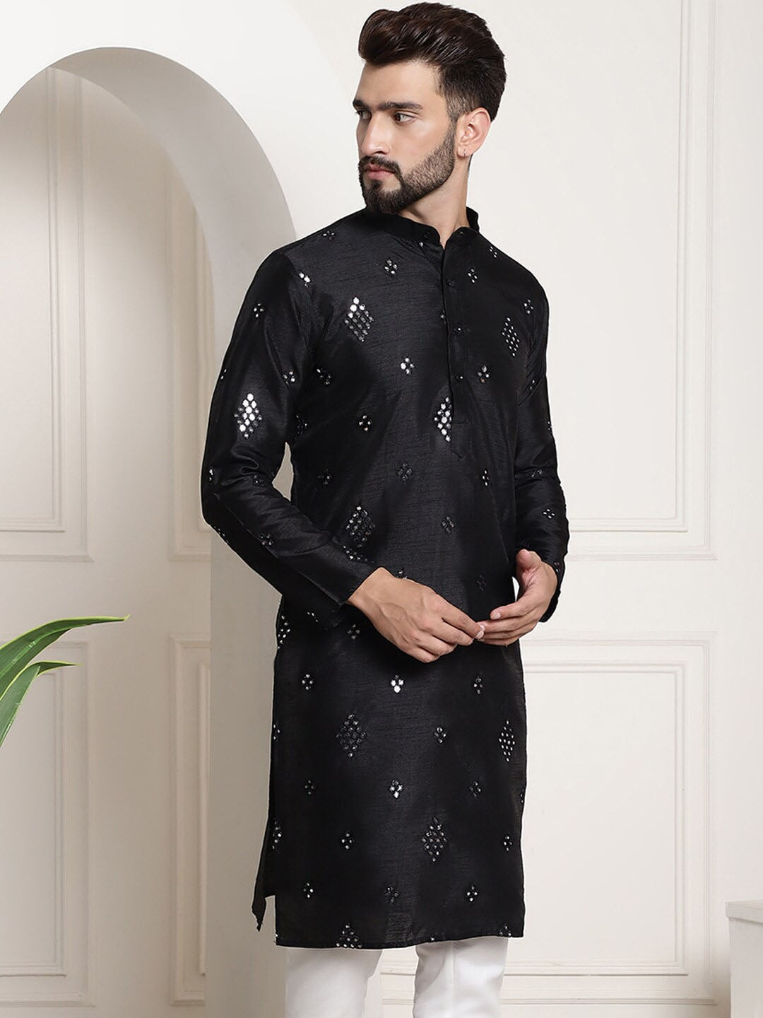 Sojanya Ethnic Motifs Embroidered Thread Work Kurta | Grocsy