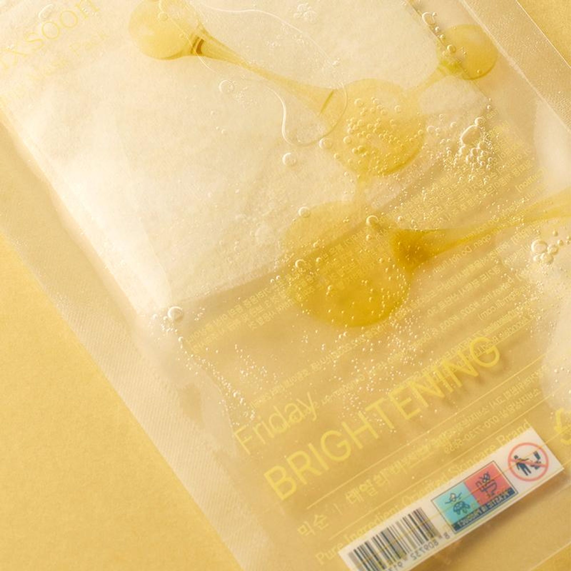 Mixsoon Daily Mask Pack Friday, Brightens, Soothes & Revitalizes Dull Skin Sheet Mask | Grocsy