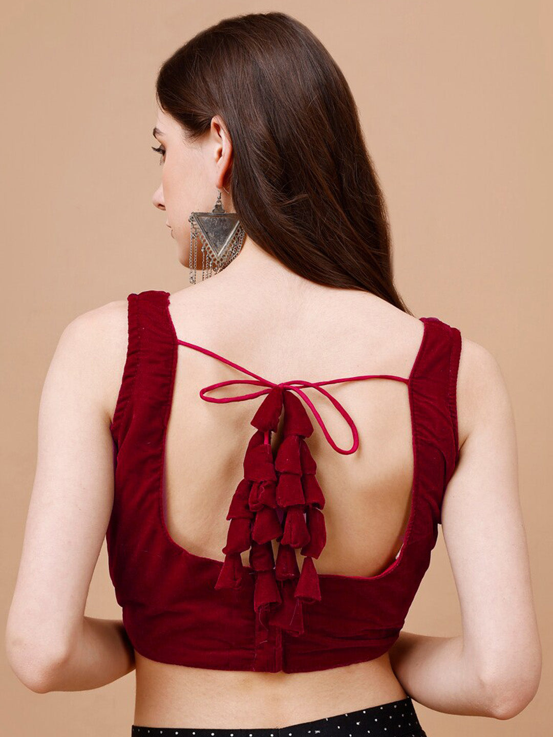 Tikhi Imli Sweetheart Neck Sleeveless Velvet Saree Blouse | Grocsy