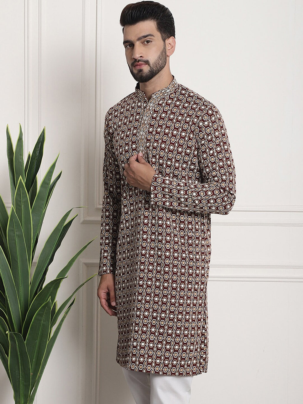Sojanya Geometric Embroidered Mandarin Collar Kurta | Grocsy