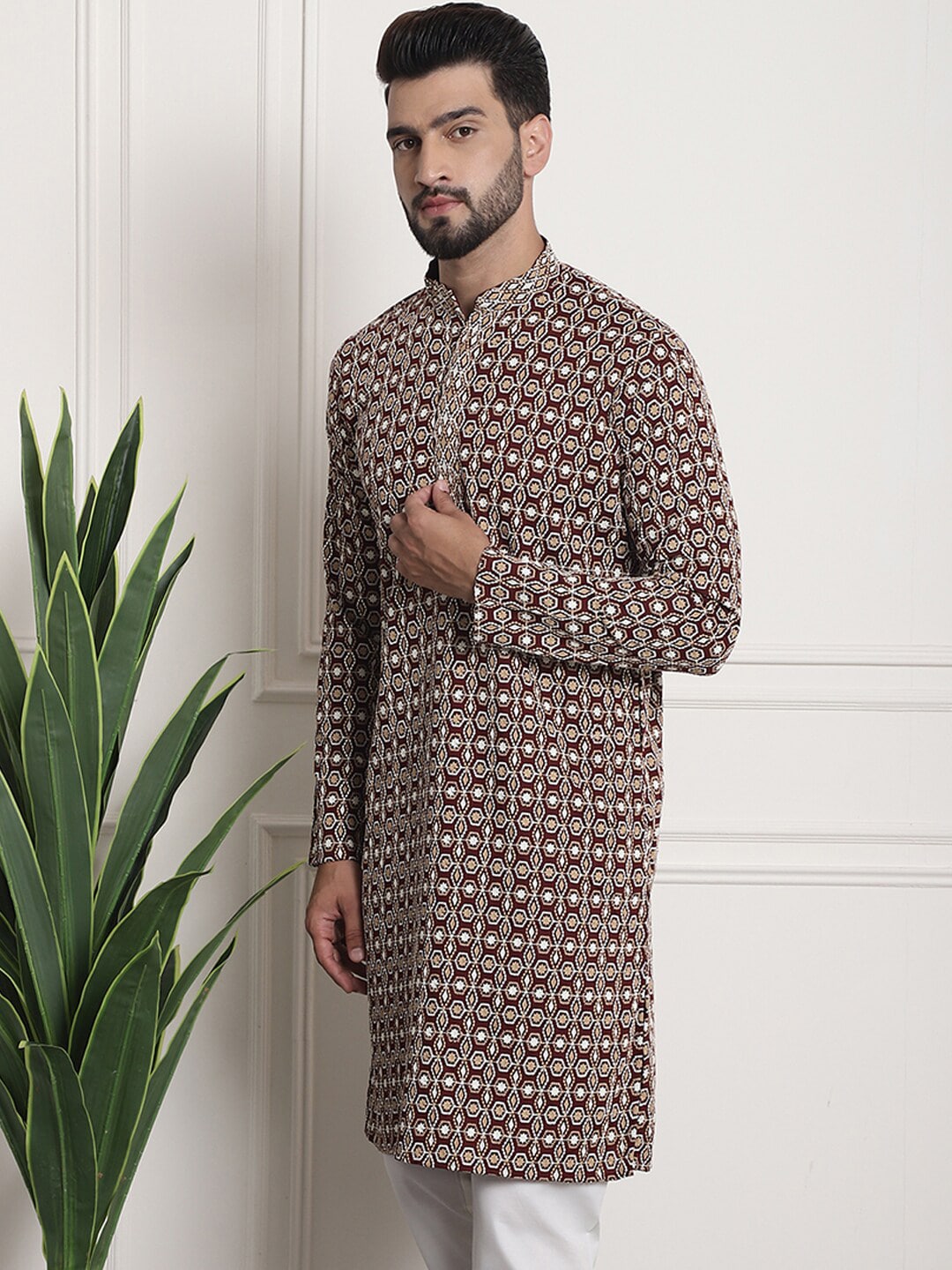 Sojanya Geometric Embroidered Mandarin Collar Kurta | Grocsy