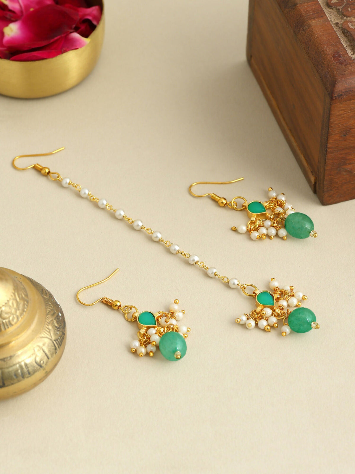 Ruby Raang Handcrafted Kundan Studded Earring With A Maang Tikka | Grocsy