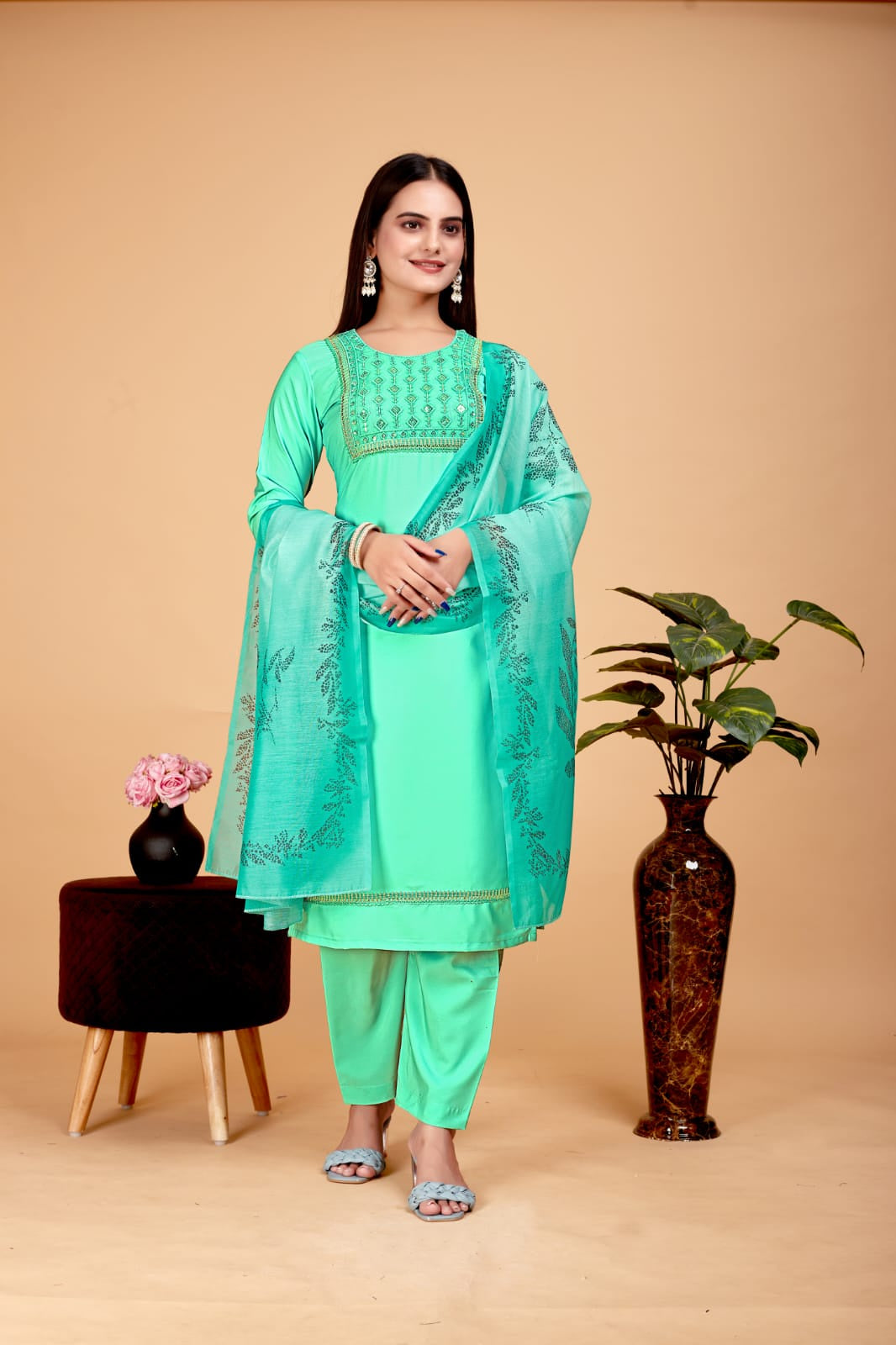 Women's Embroidered Green Kurta Set with Dupatta Set - A2M | Grocsy