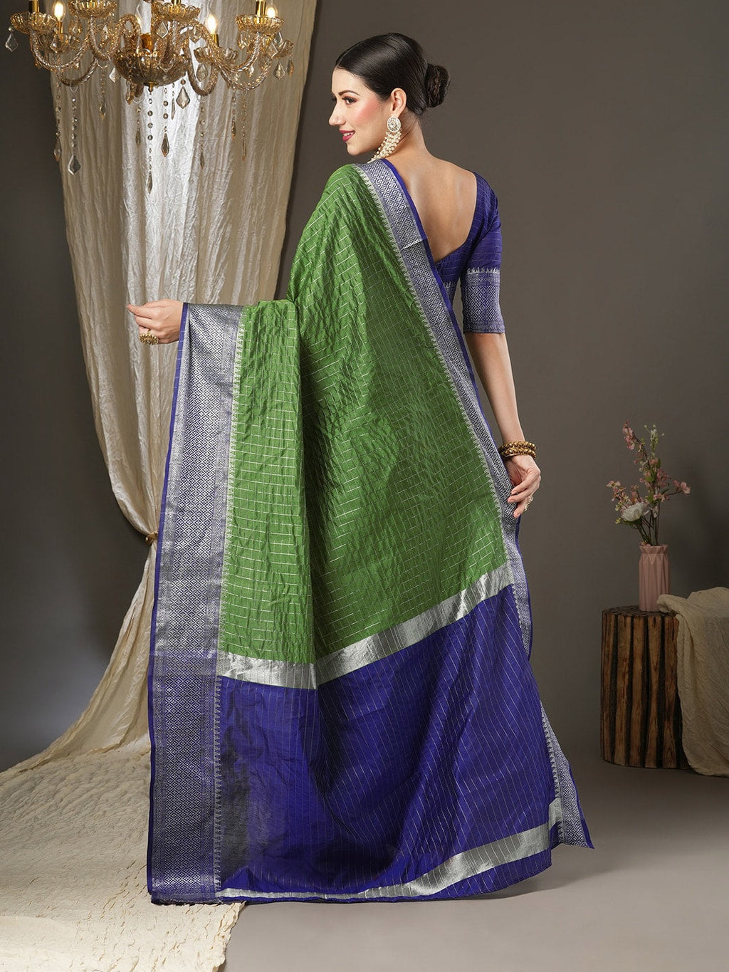 Saree Mall Checked Zari Taant Traditional Sarees | Grocsy
