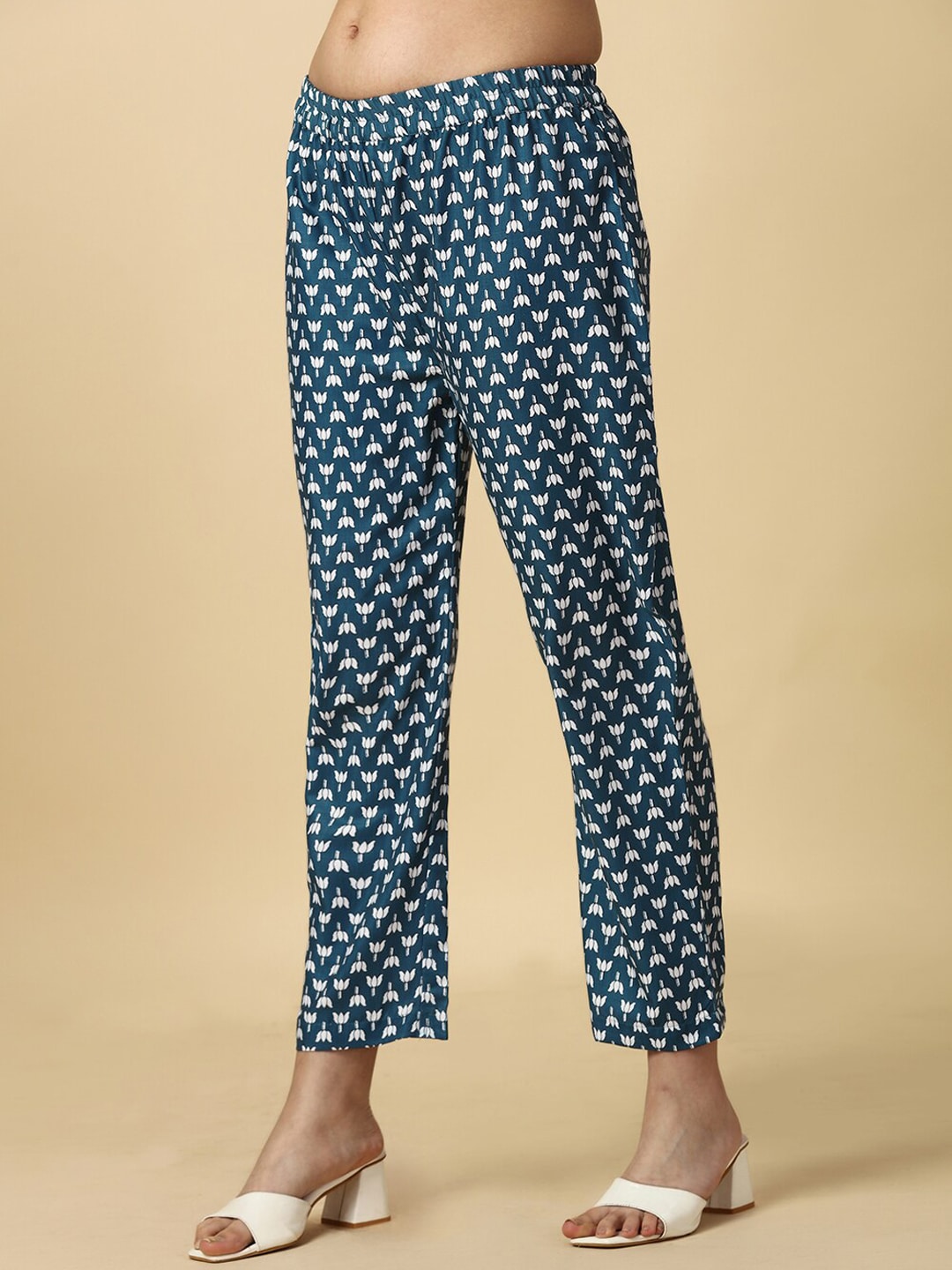 HERE&NOW Floral Printed Regular Kurta with Trousers | Grocsy