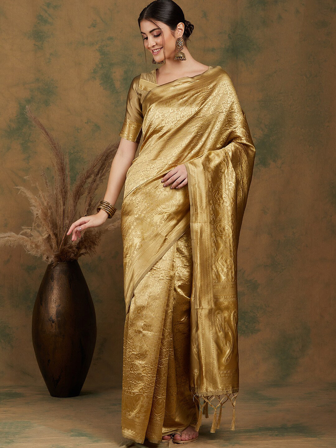 Sangria Ethnic Motif Woven-Design Banarasi Saree | Grocsy