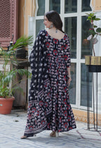 Vedant Vastram Printed Pure Cotton Kurti Pant Set With Dupatta - Black | Grocsy