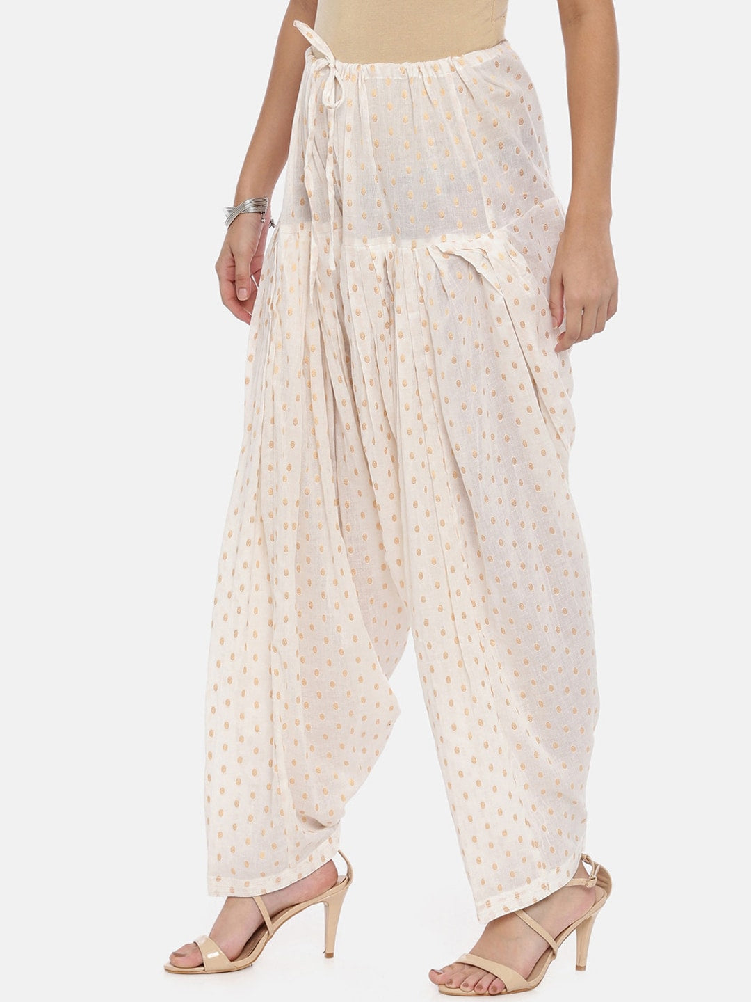 Souchii White Woven Design Patiala | Grocsy