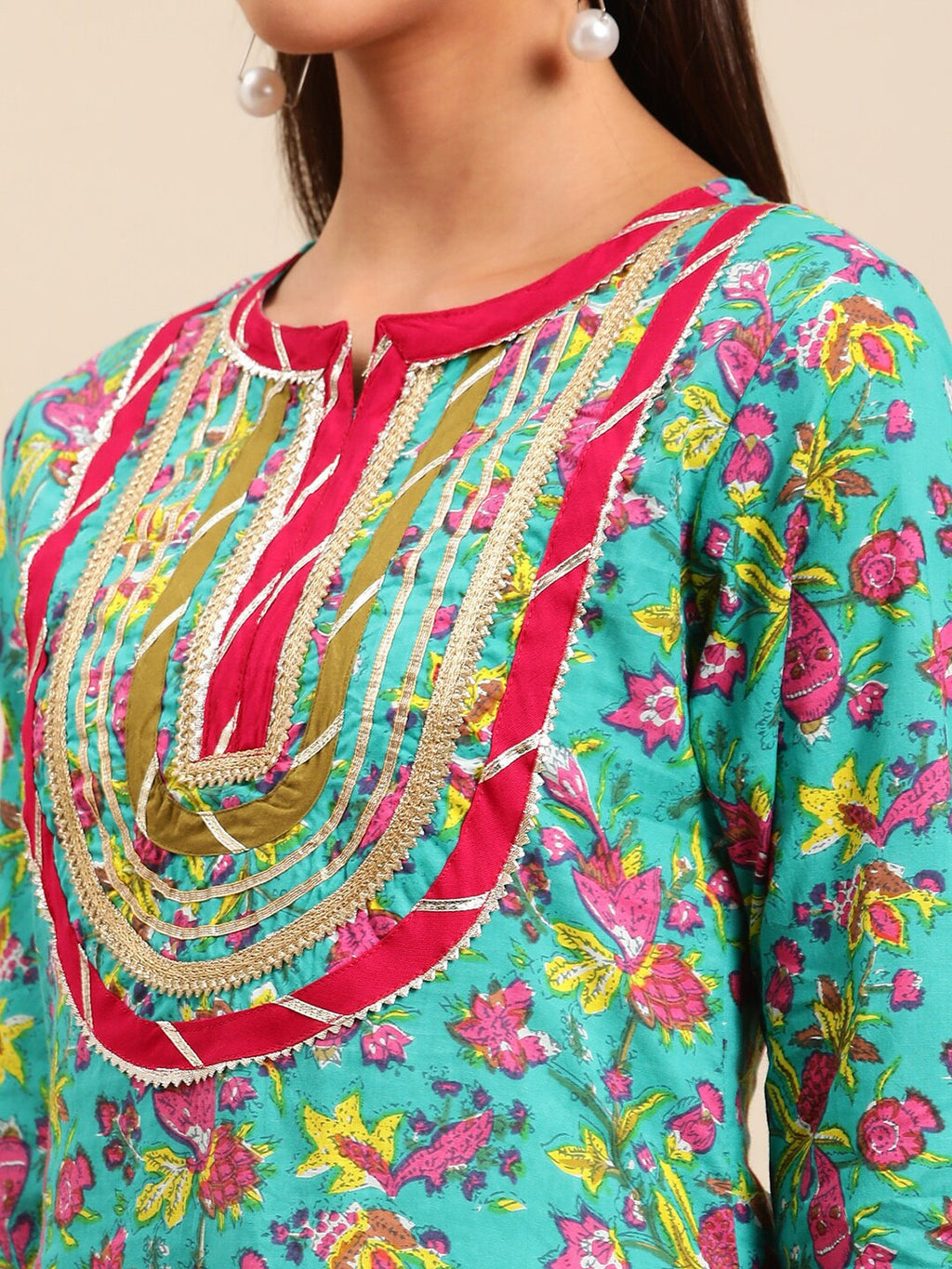 Sangria Women Floral Printed Gotta Patti Floral Kurta | Grocsy