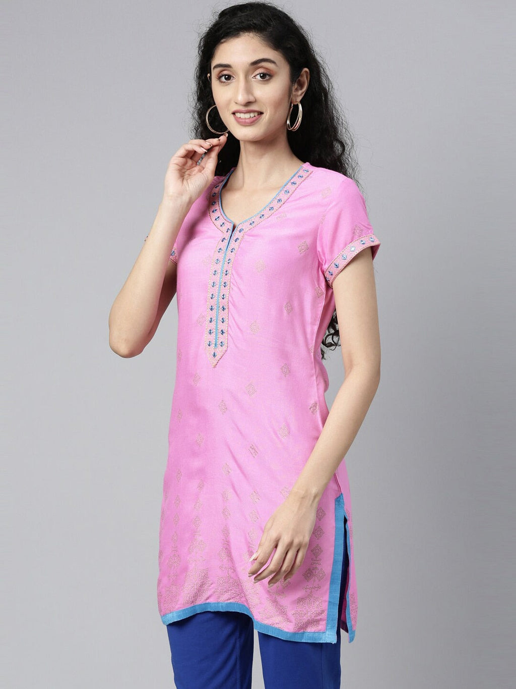 Souchii Pink Embroidered Pastels Kurta | Grocsy