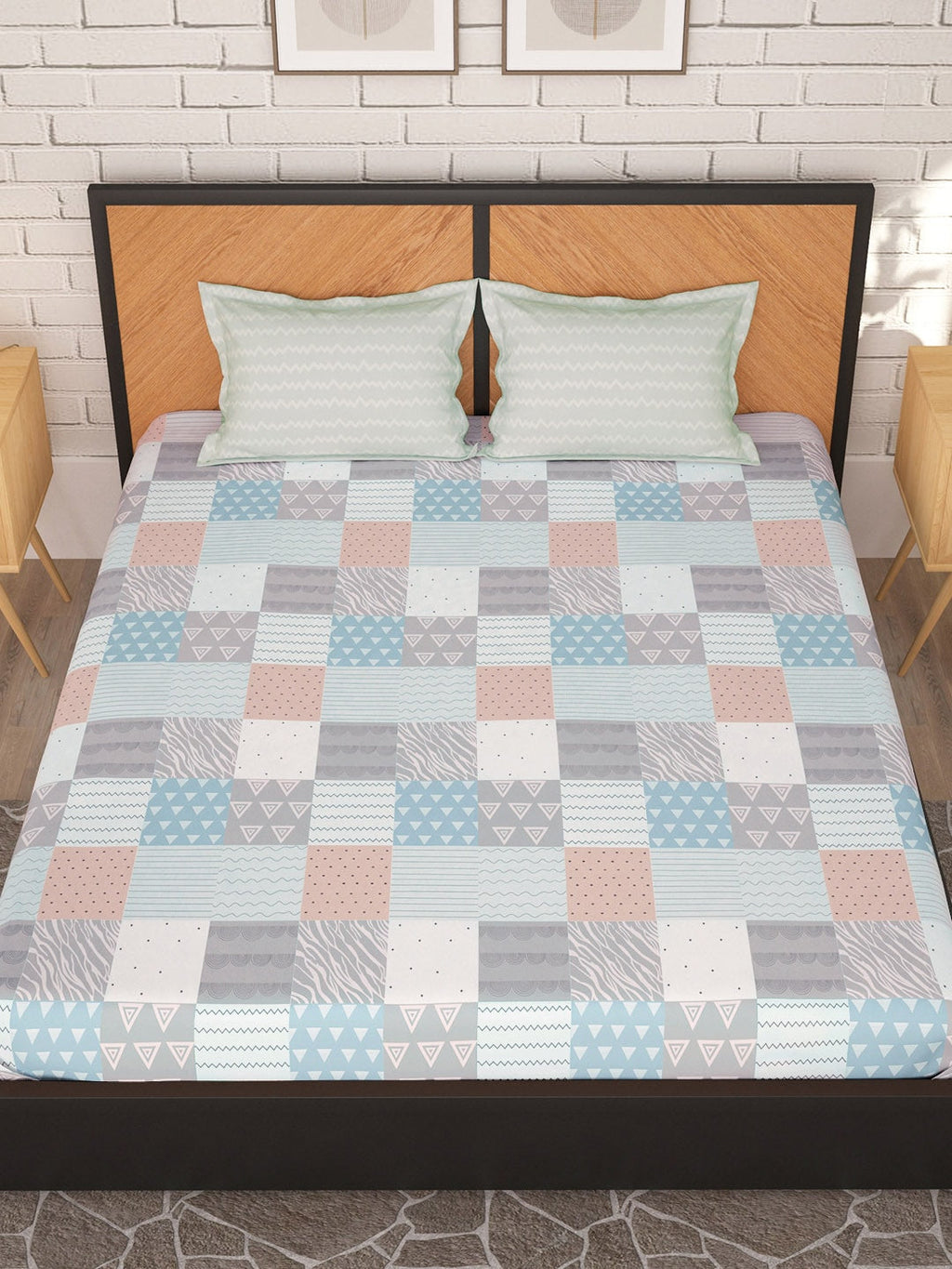 Story@home Arena Peach & White Geometric Microfiber 180TC Queen Bedsheet & 2 Pillow Covers | Grocsy