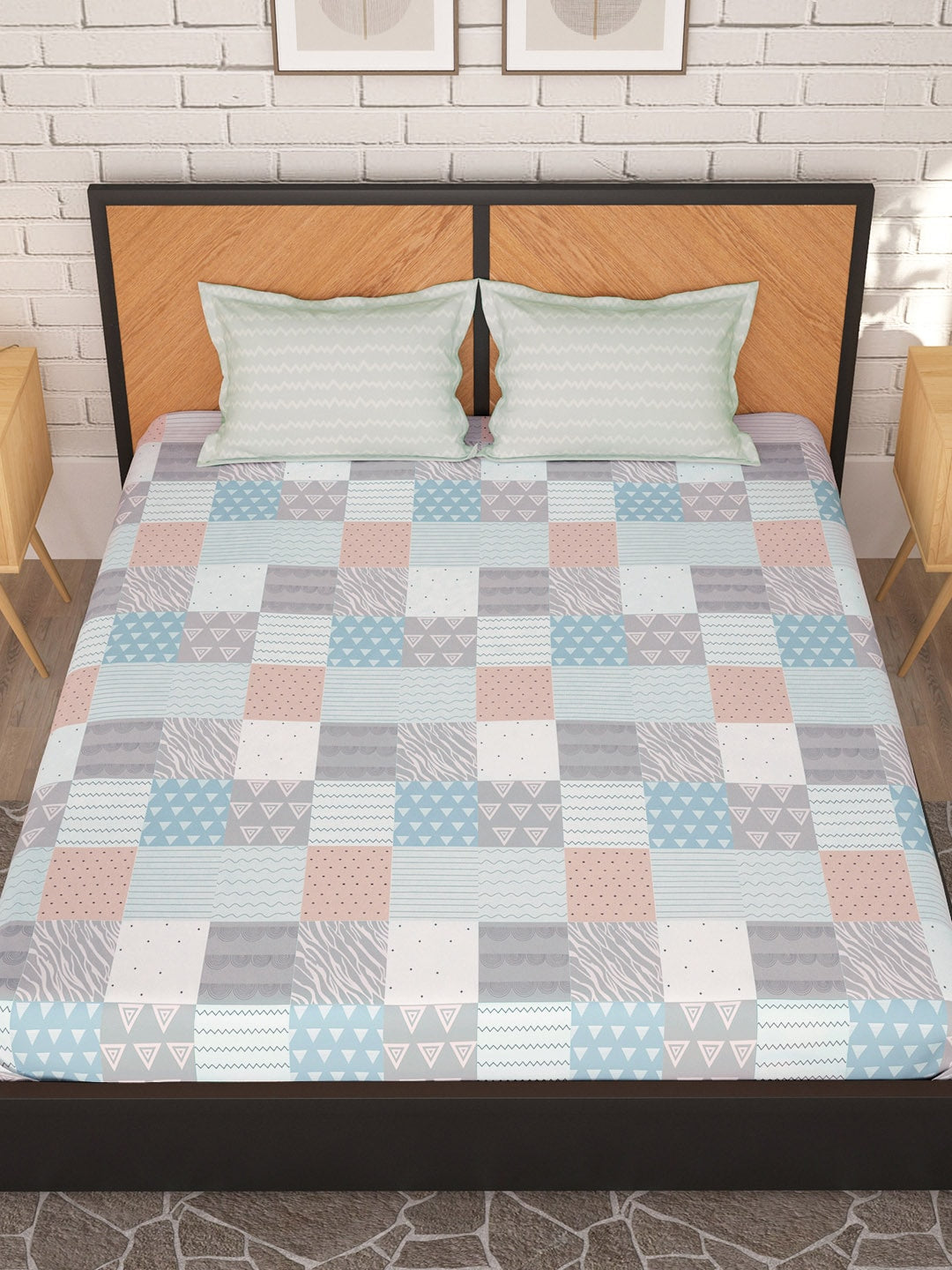 Story@home Arena Peach & White Geometric Microfiber 180TC Queen Bedsheet & 2 Pillow Covers | Grocsy