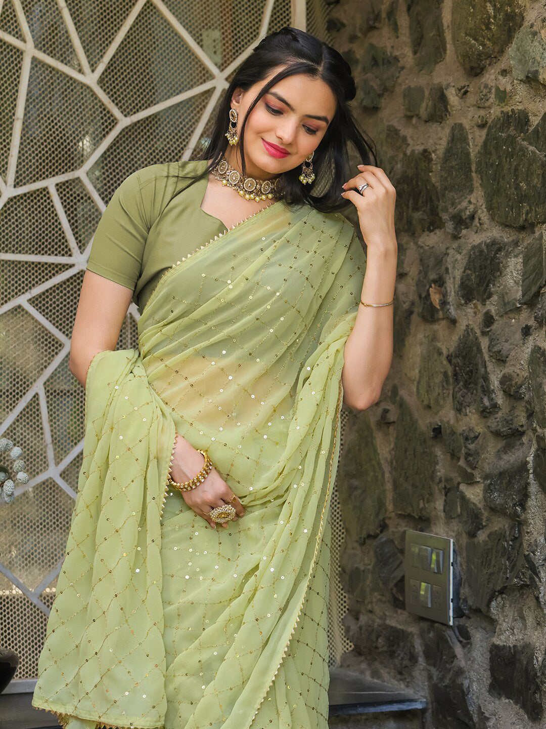 Tikhi Imli Embellished Sequinned Saree | Grocsy