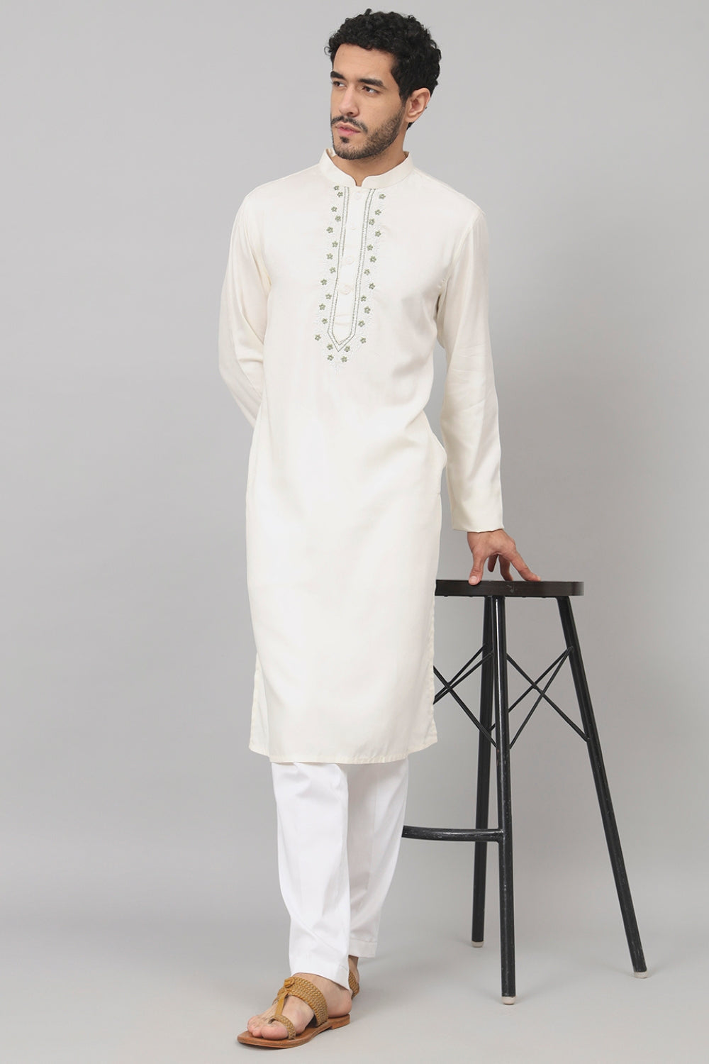 Floral Neckline Embroidered Cotton Kurta by Hilo Design | Grocsy