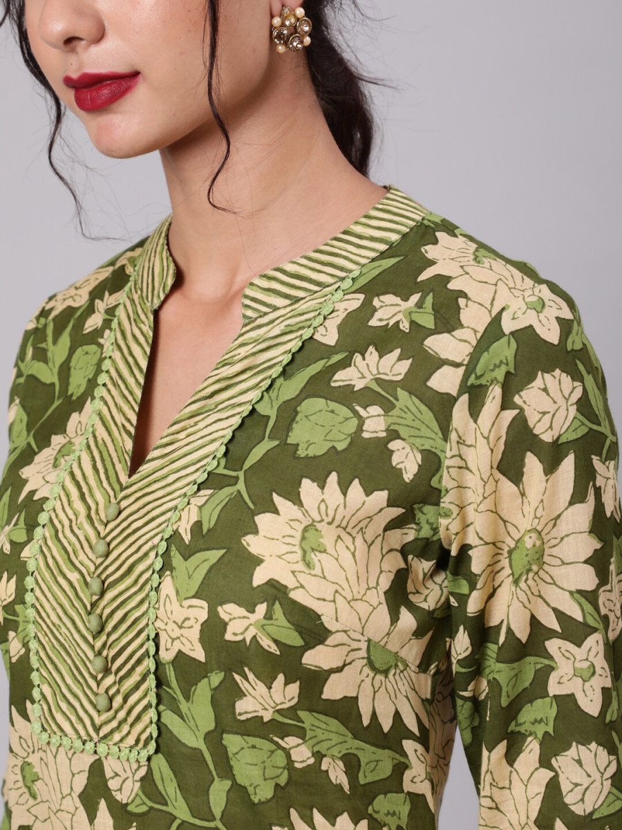 Aks Floral Printed Mandarin Collar Pure Cotton Kurta with Trousers | Grocsy