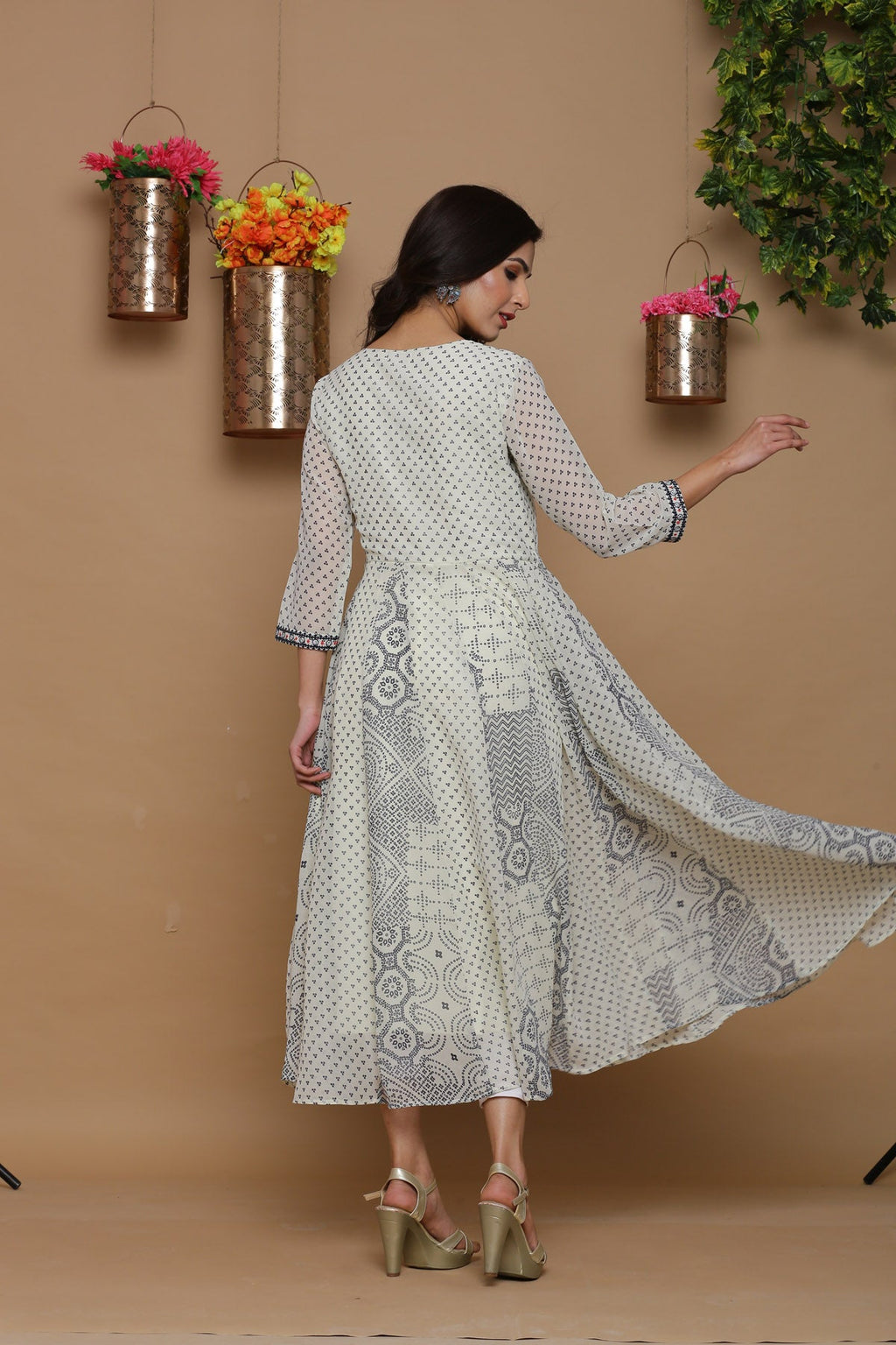 Juniper Womens Ivory Georgette Bandhani Print Kurta | Grocsy