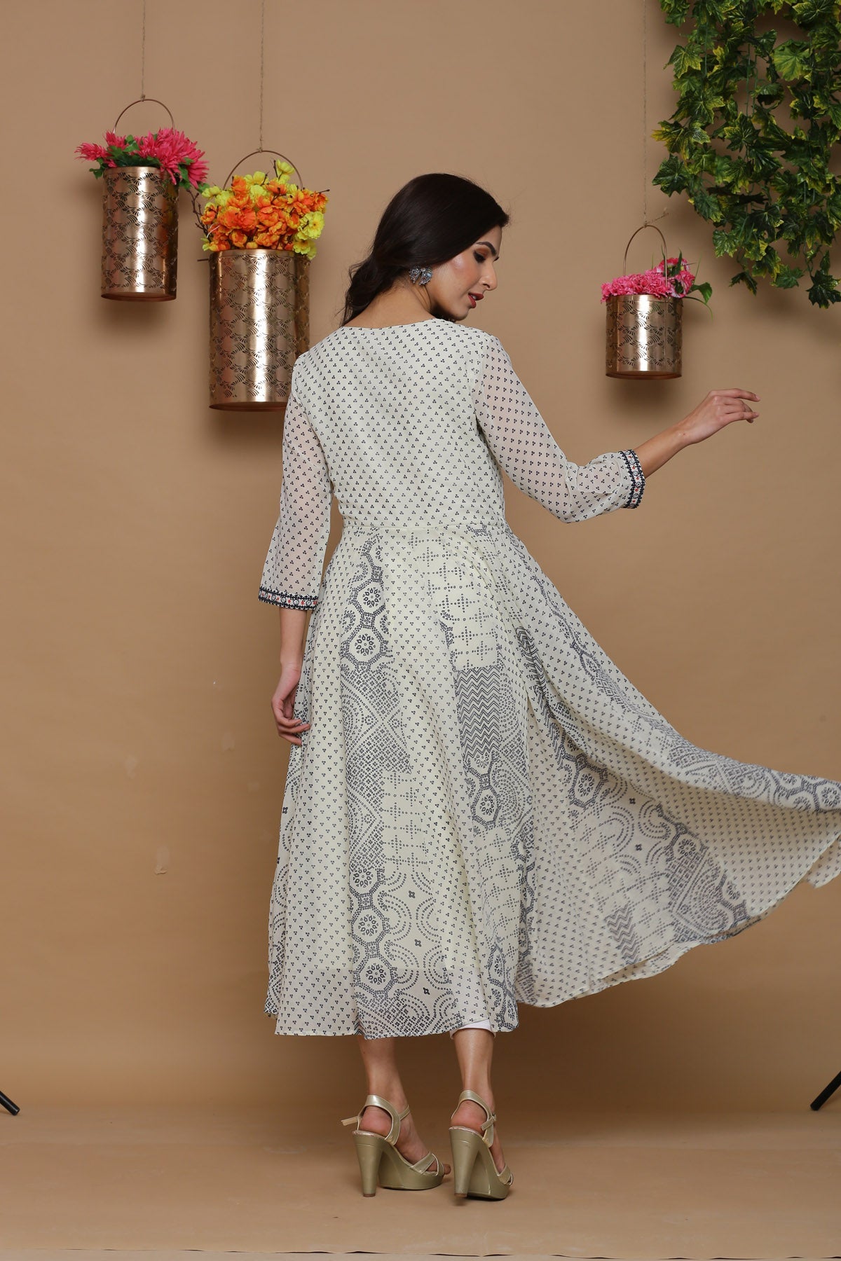 Juniper Womens Ivory Georgette Bandhani Print Kurta | Grocsy