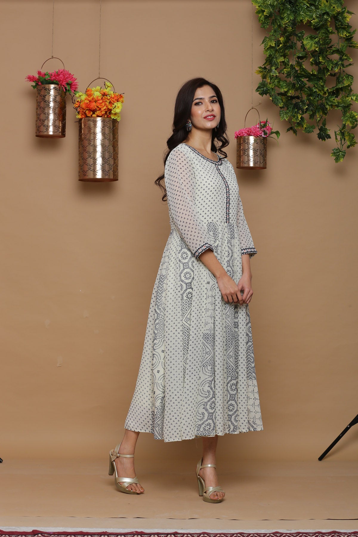 Juniper Womens Ivory Georgette Bandhani Print Kurta | Grocsy