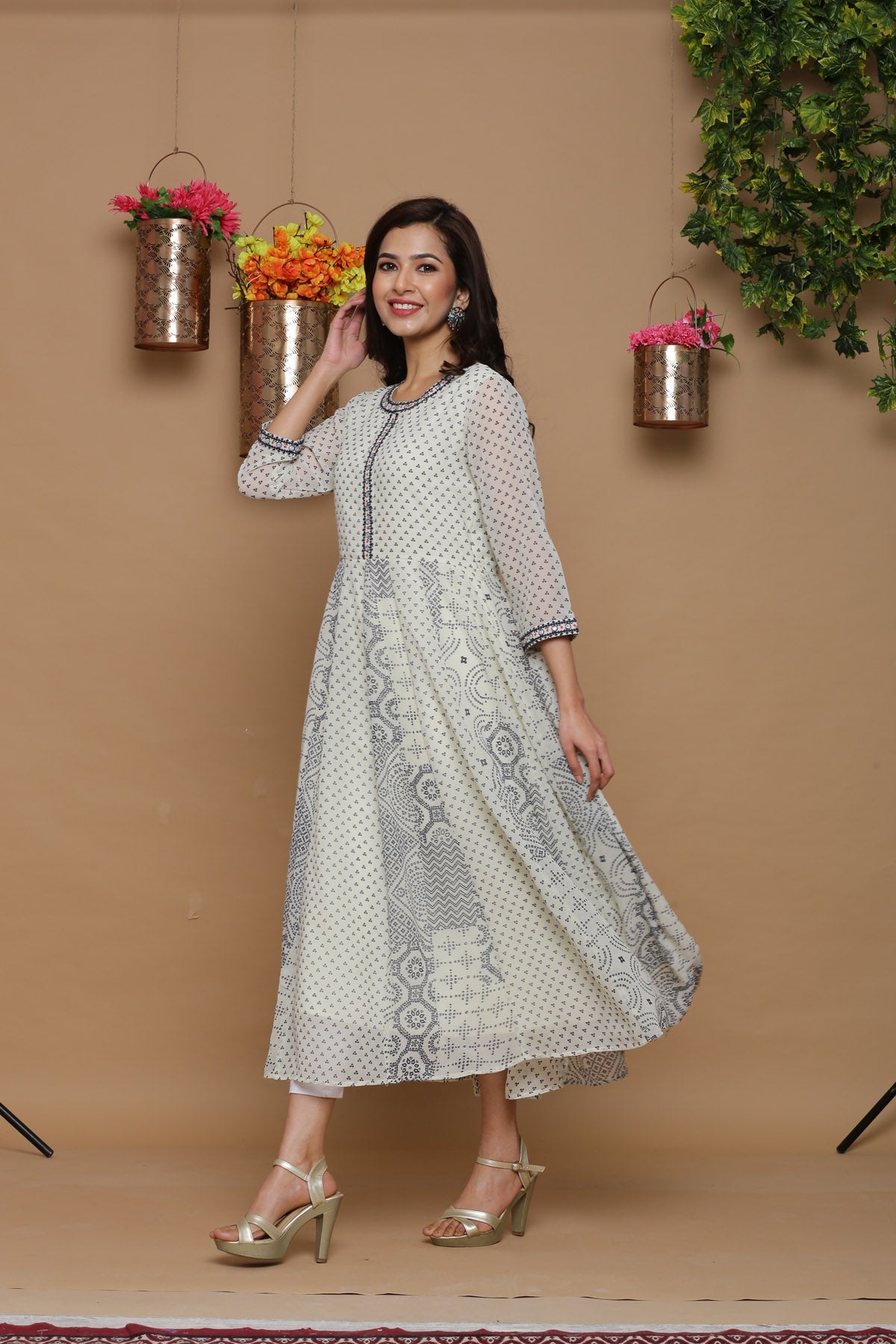 Juniper Womens Ivory Georgette Bandhani Print Kurta | Grocsy
