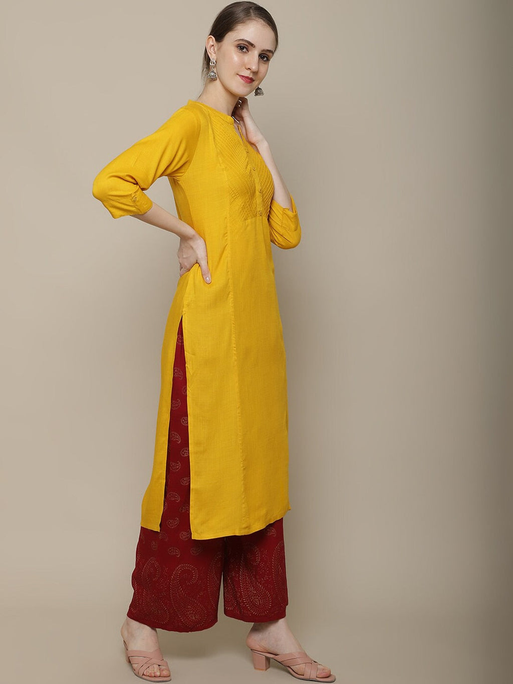 Sangria Women Solid Straight Kurta | Grocsy