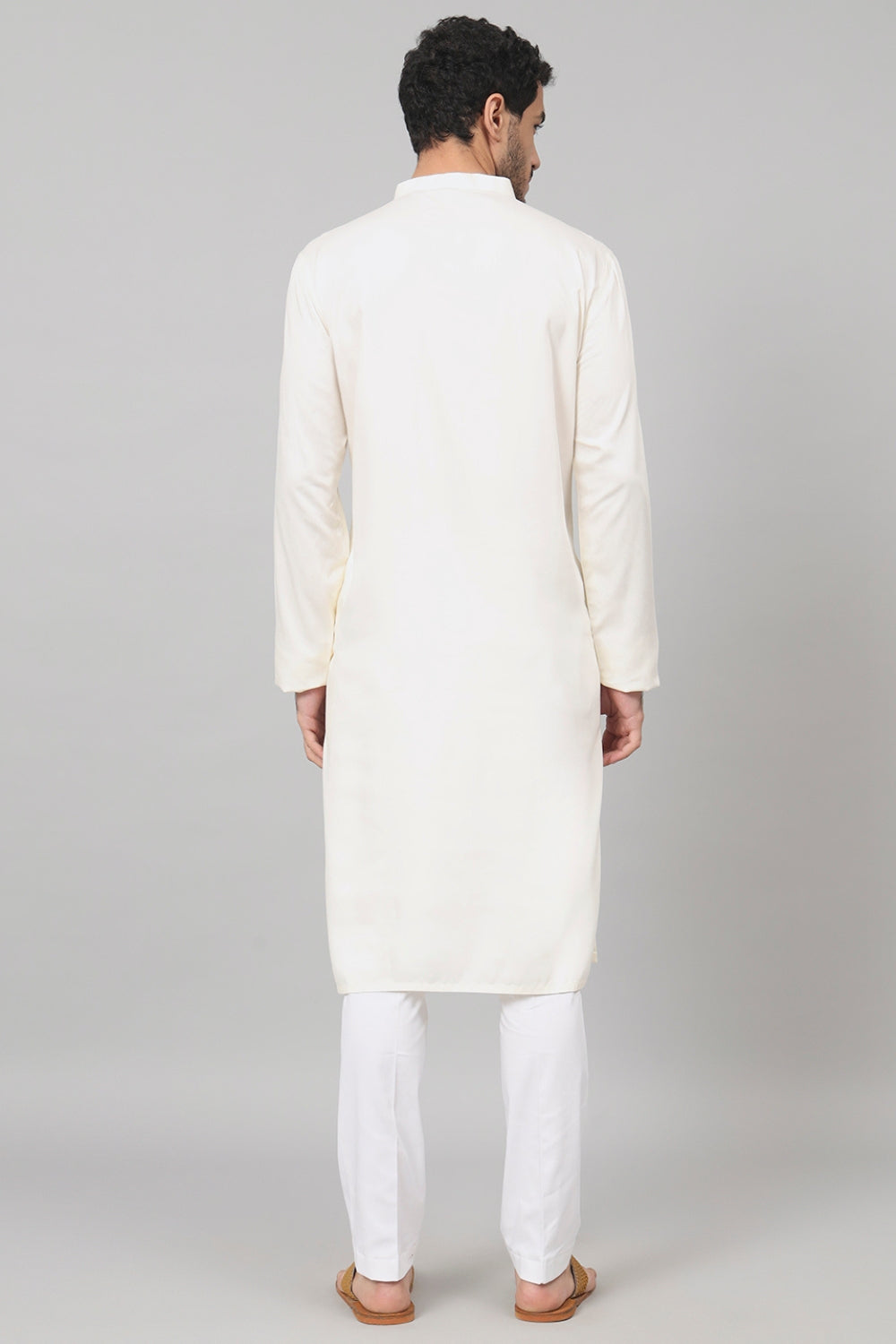Floral Neckline Embroidered Cotton Kurta by Hilo Design | Grocsy
