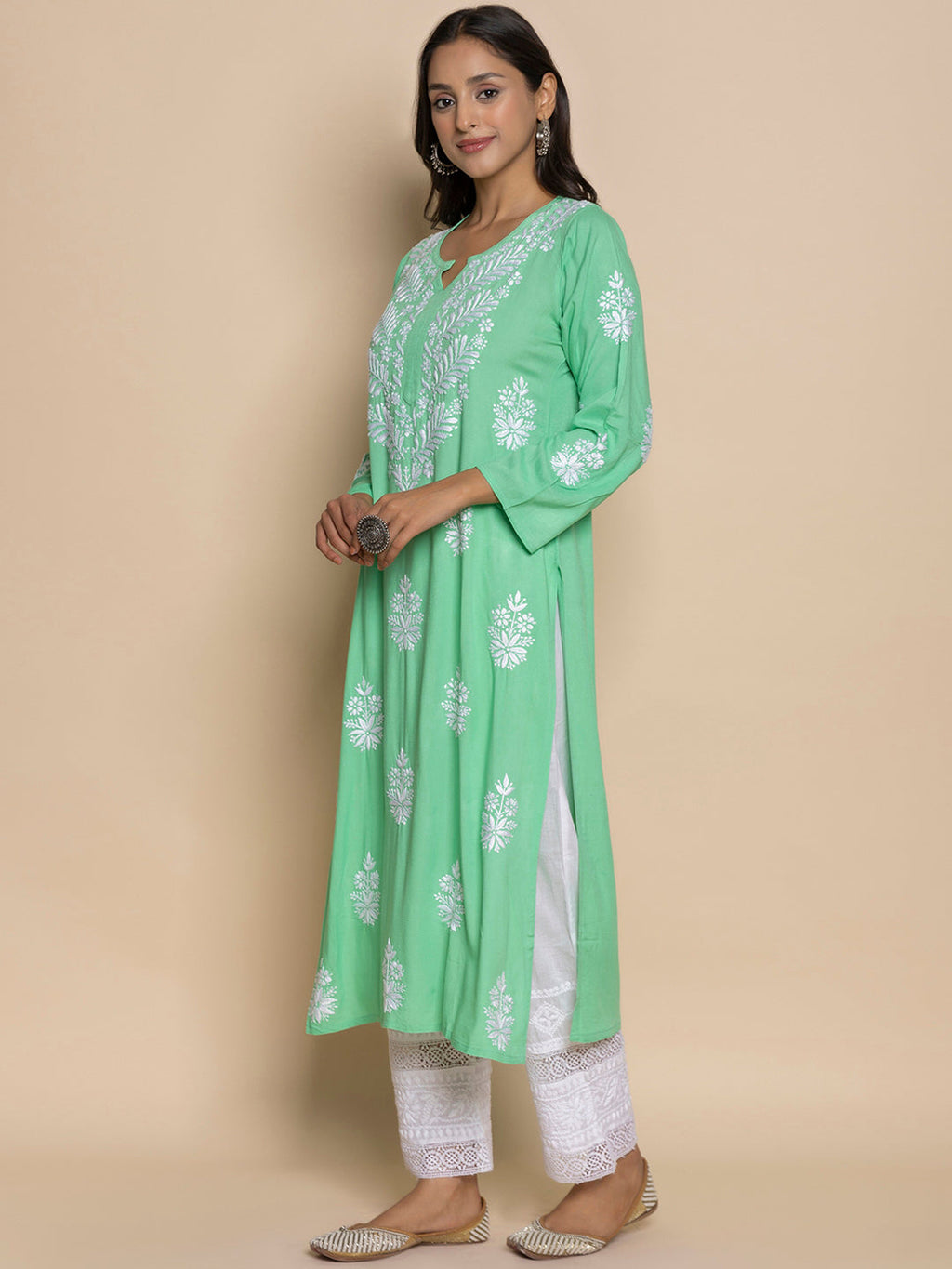 HOUSE OF KARI Floral Embroidered Chikankari A-Line Kurta | Grocsy