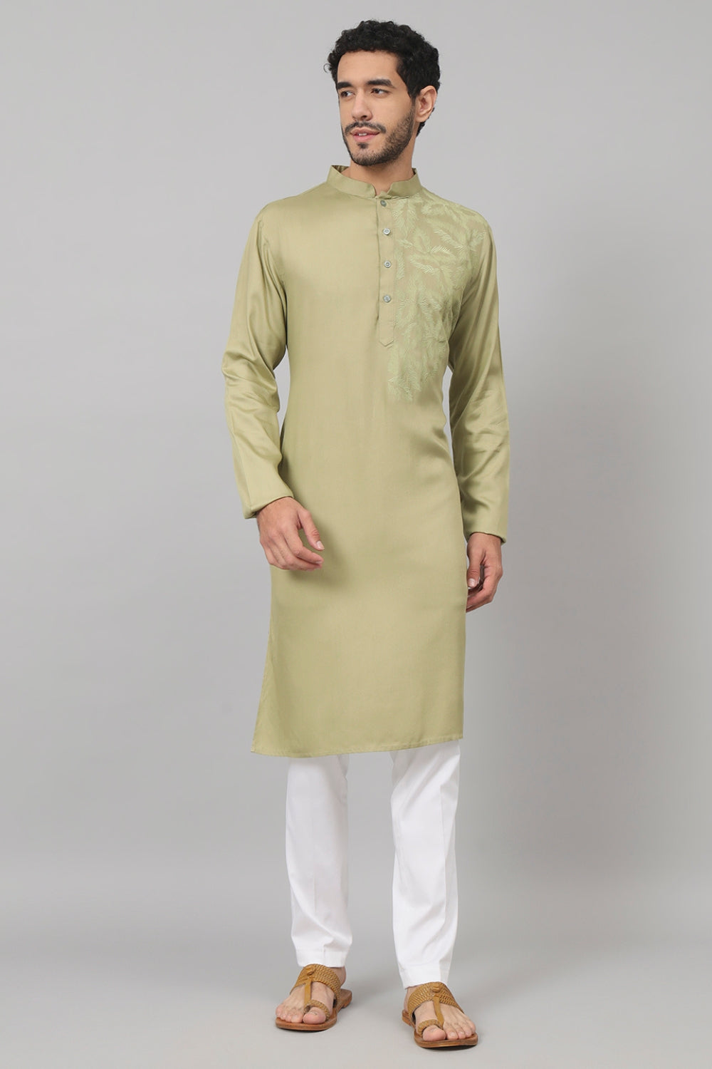 Leafy Embroidered Cotton Kurta by Hilo Design | Grocsy